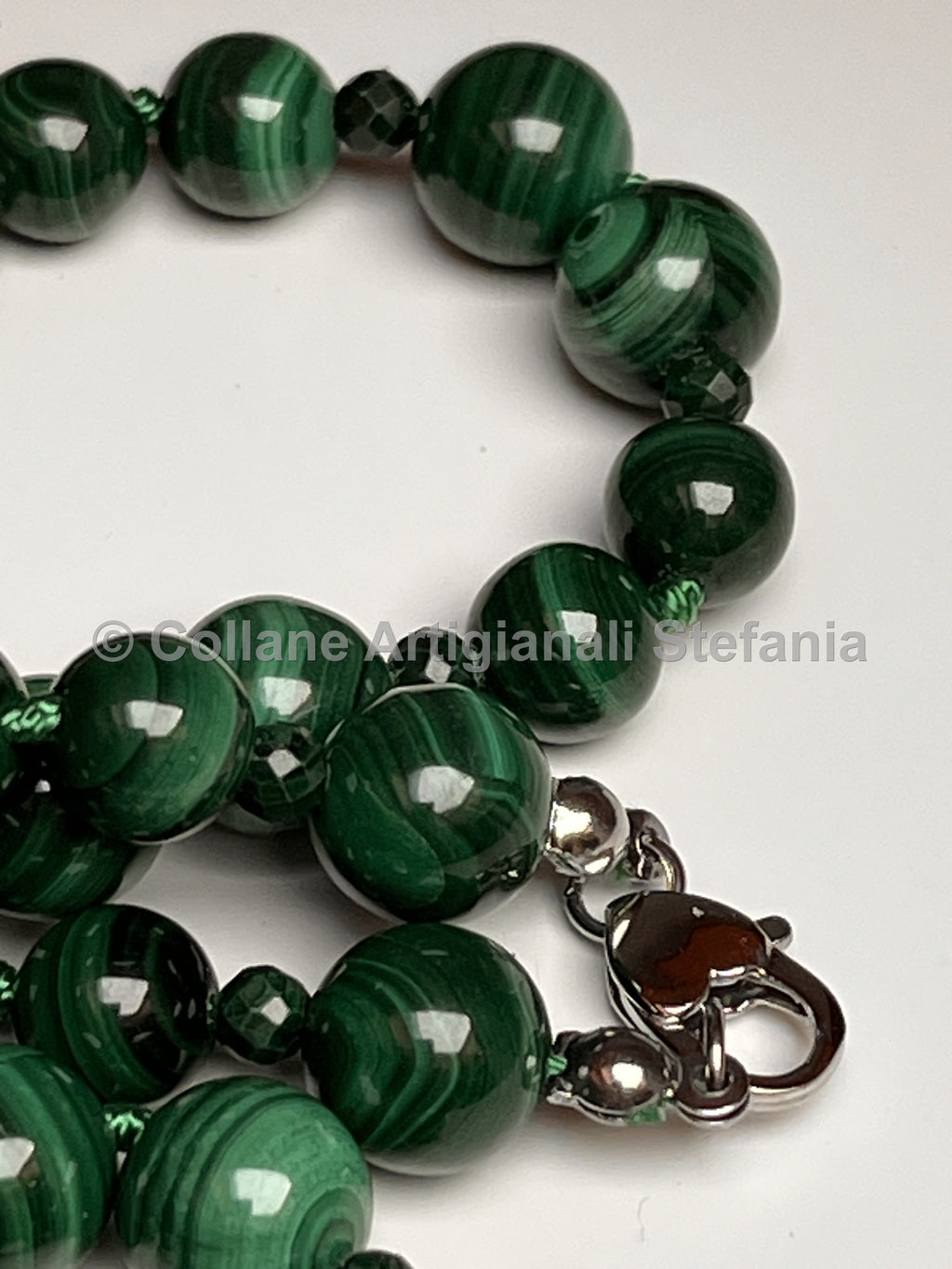 Collana con pietre dure di Malachite di eccellente qualità