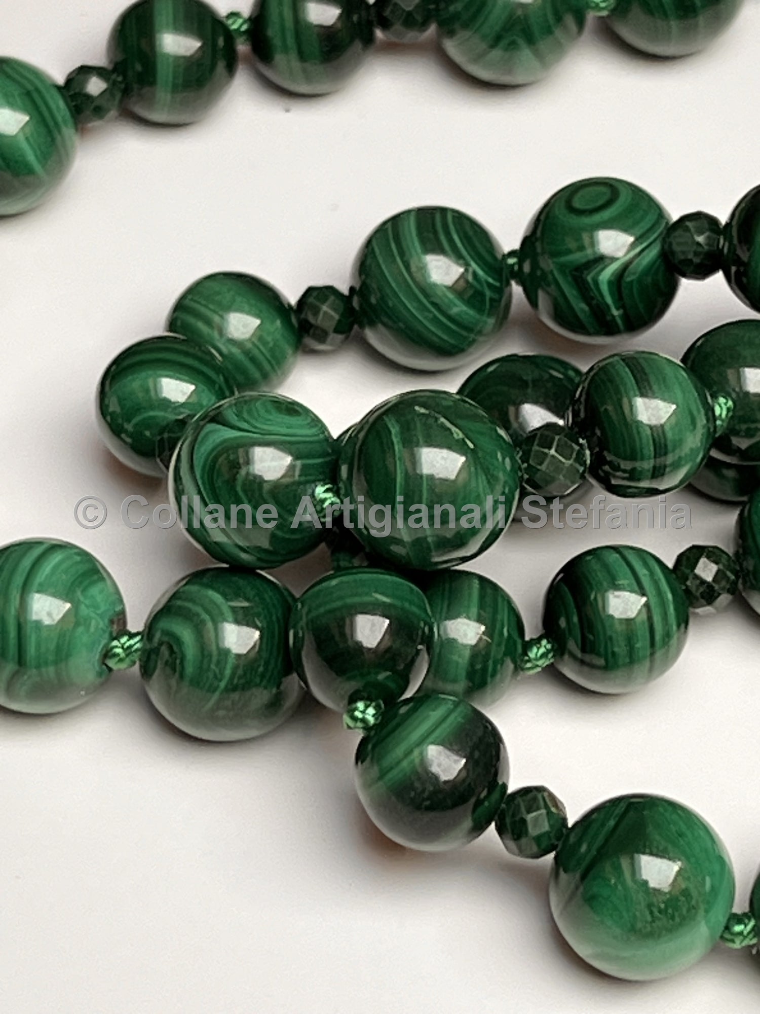 Collana con pietre dure di Malachite di eccellente qualità