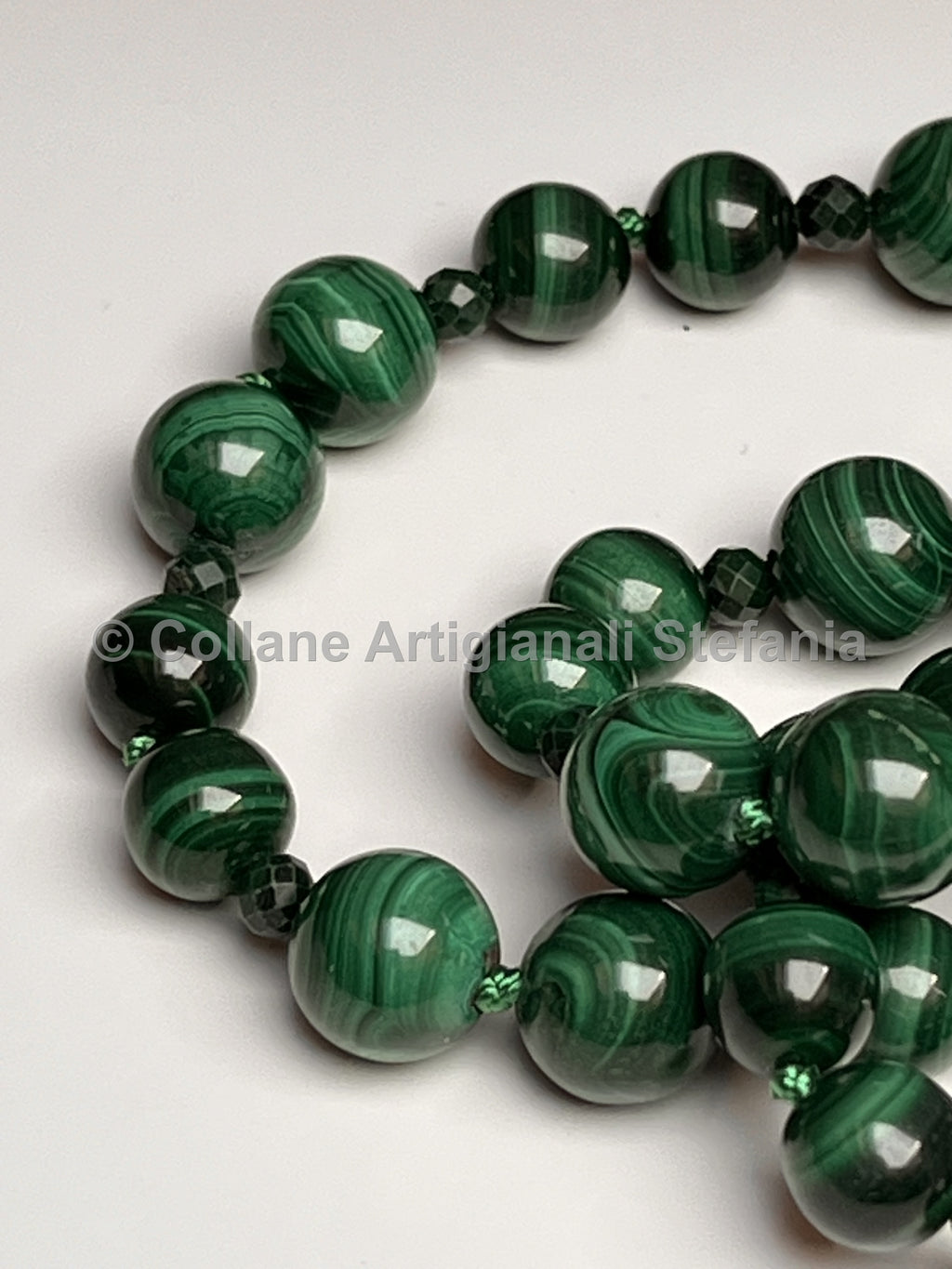 Collana con pietre dure di Malachite di eccellente qualità