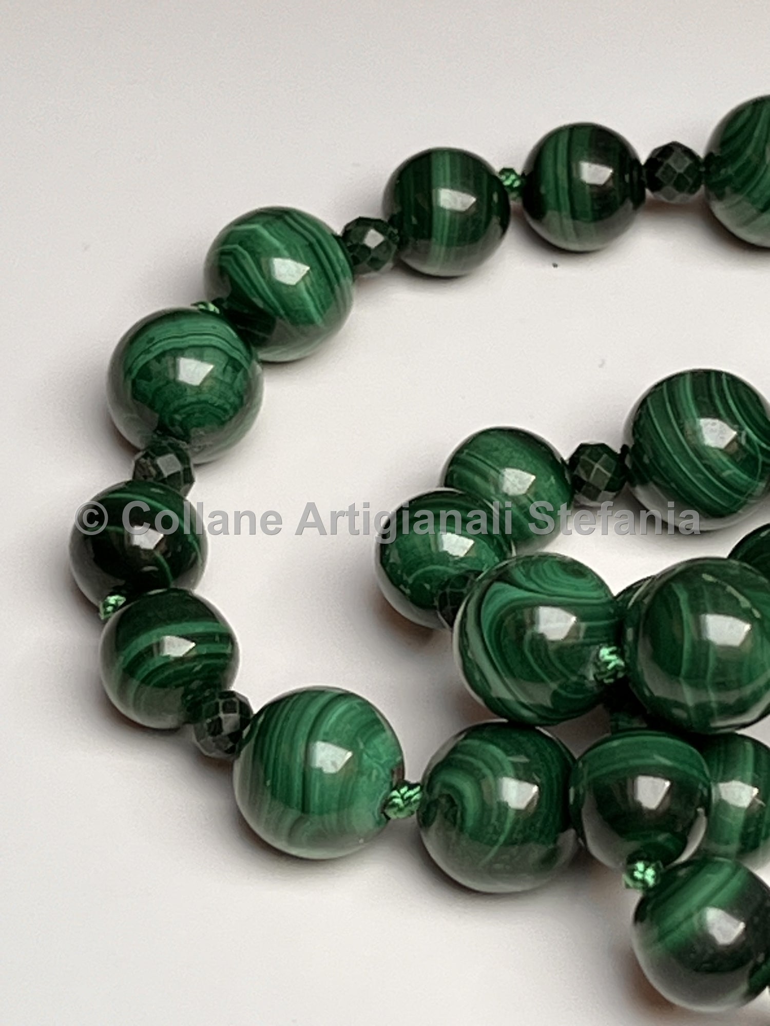 Collana con pietre dure di Malachite di eccellente qualità