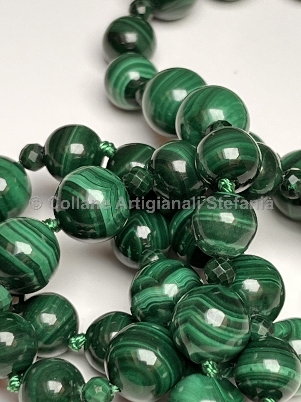 Collana con pietre dure di Malachite di eccellente qualità