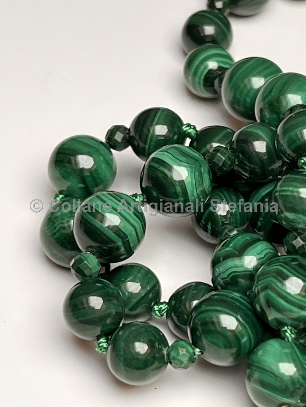 Collana con pietre dure di Malachite di eccellente qualità