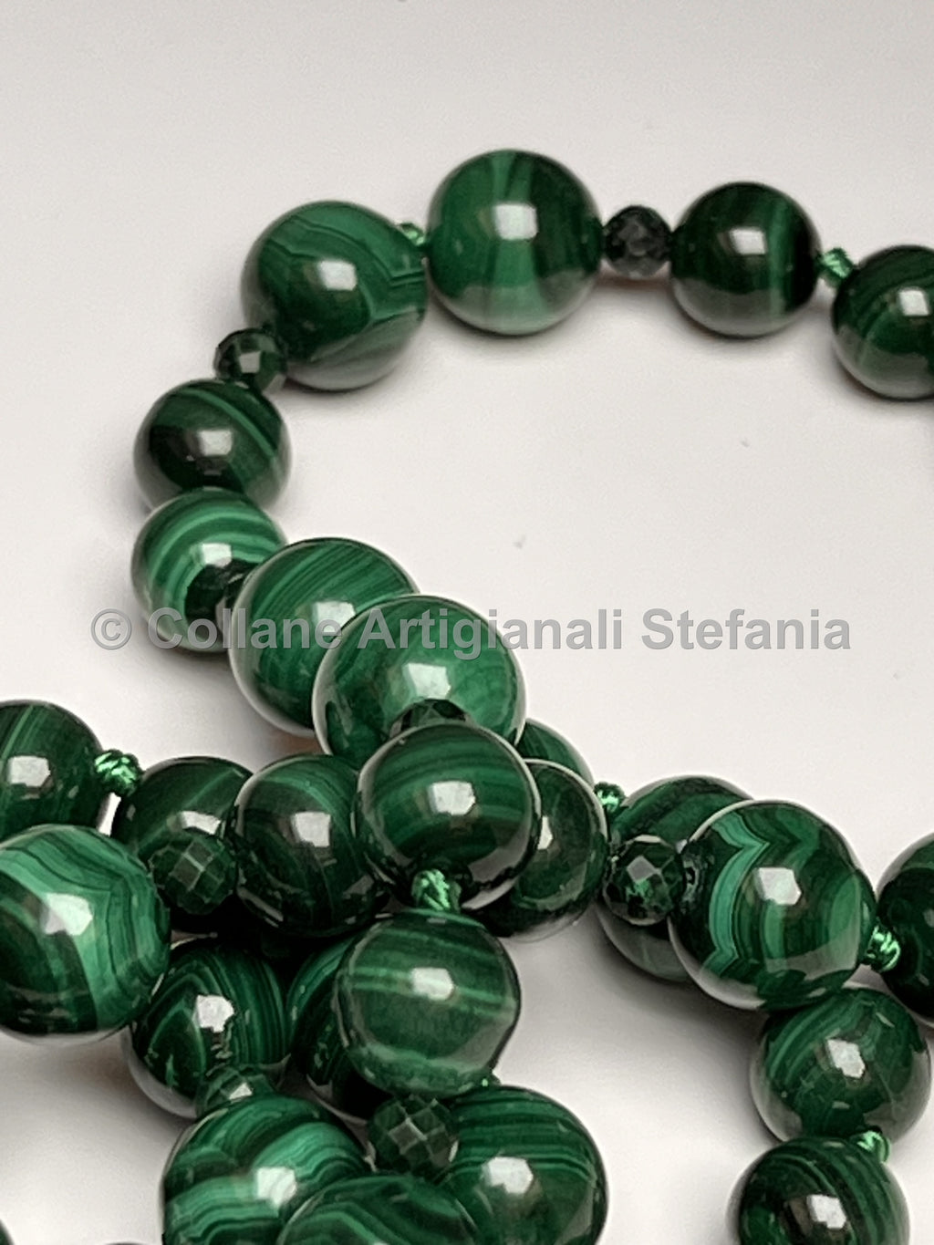 Collana con pietre dure di Malachite di eccellente qualità