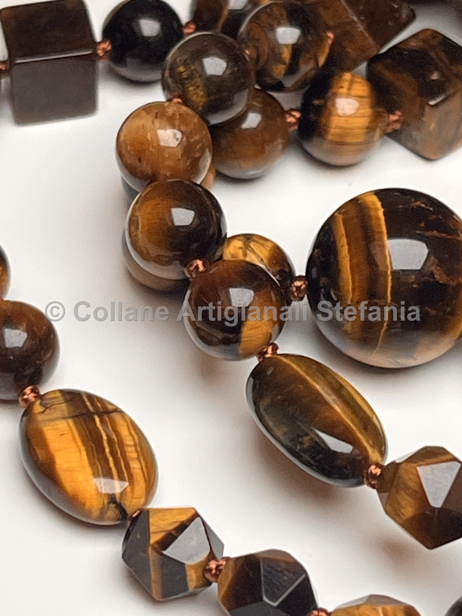 Collana con pietre dure di alta qualità di Occhio di Tigre.