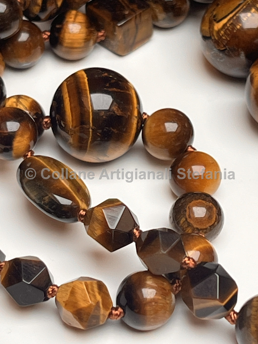 Collana con pietre dure di alta qualità di Occhio di Tigre.