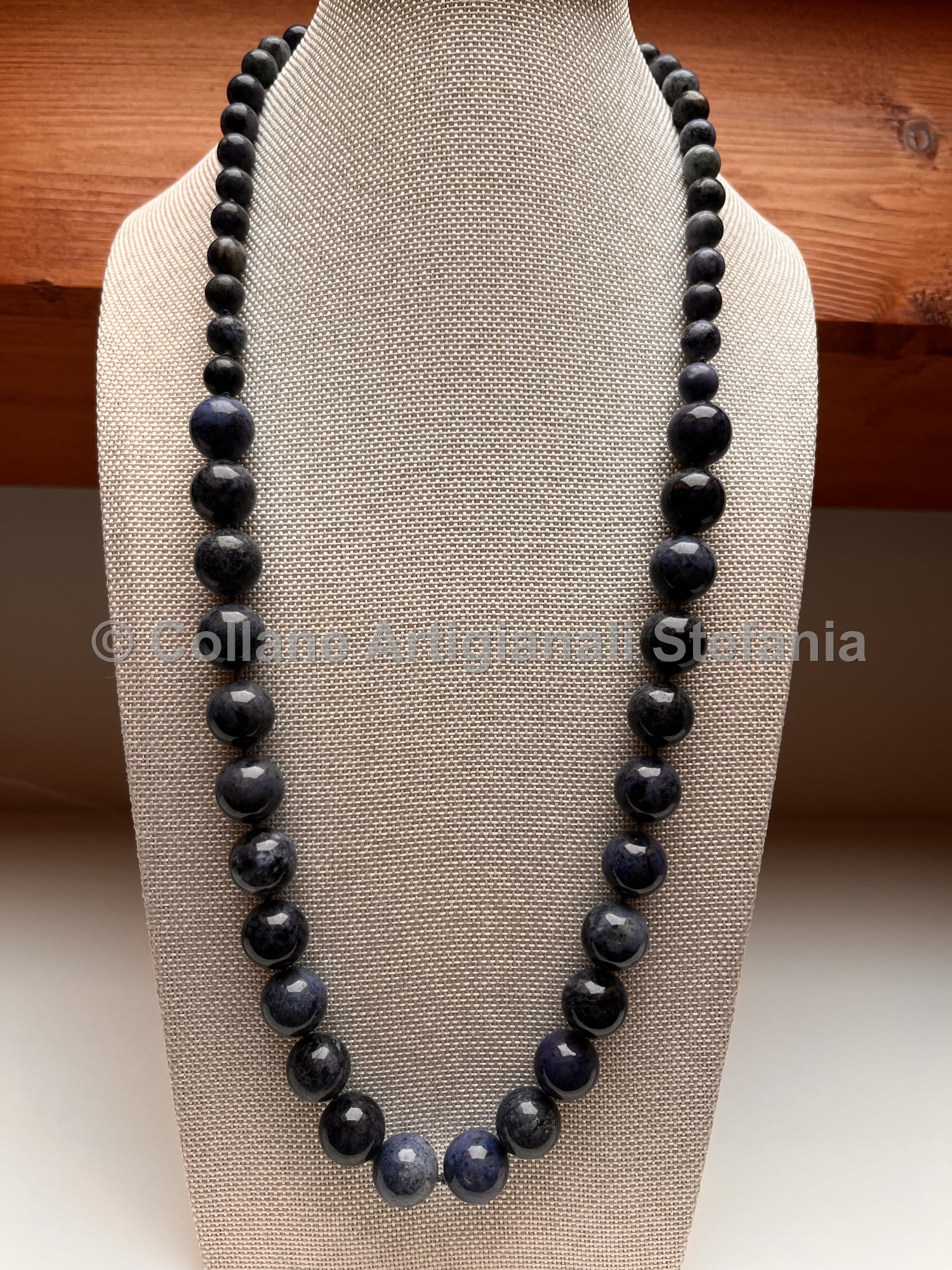 Collana con pietre dure di Diaspro blu di alta qualità