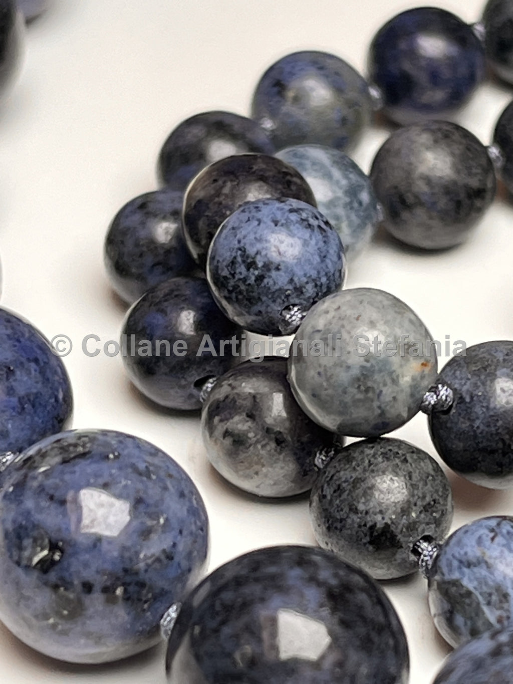 Collana con pietre dure di Diaspro blu di alta qualità