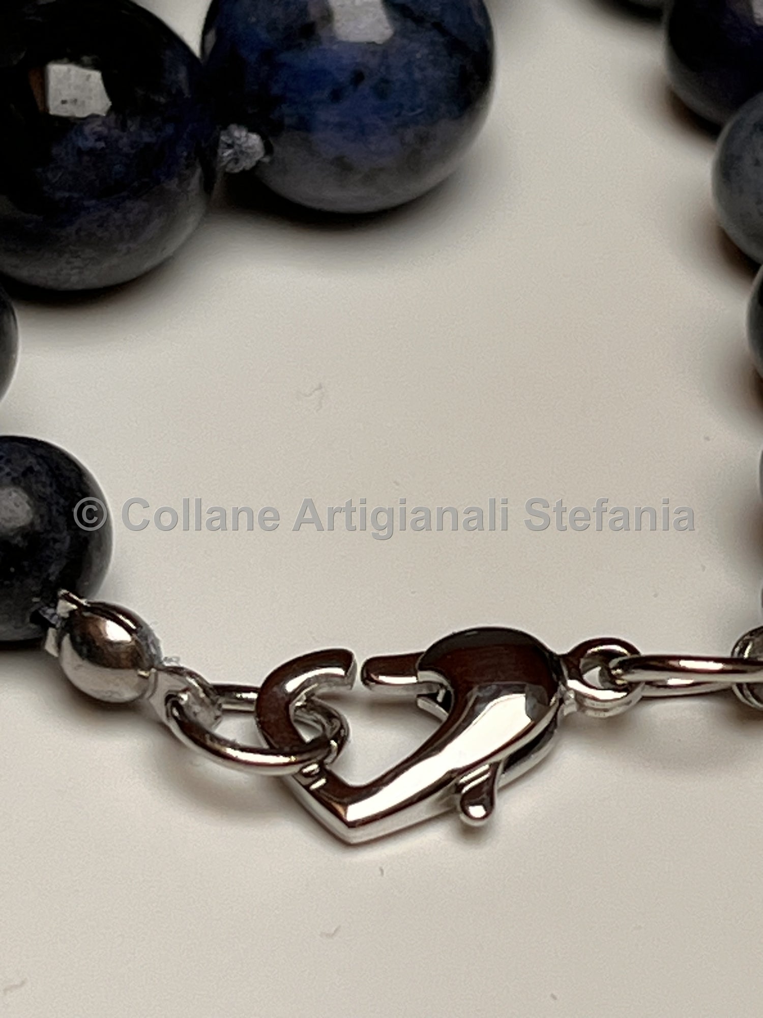 Collana con pietre dure di Diaspro blu di alta qualità