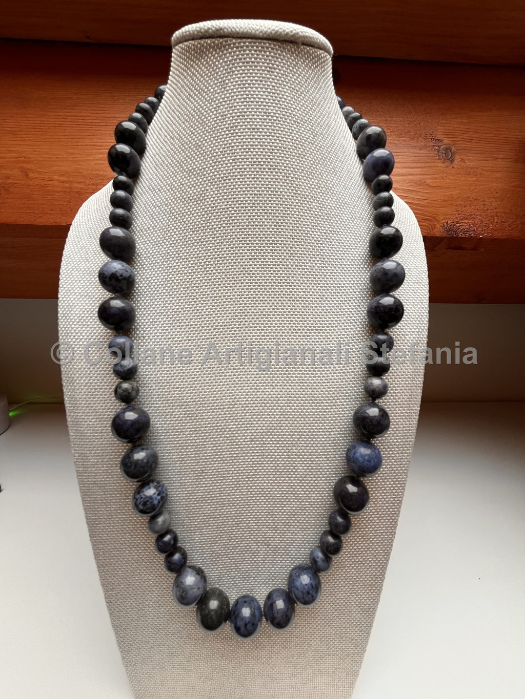 Collana con pietre dure di Diaspro blu di alta qualità