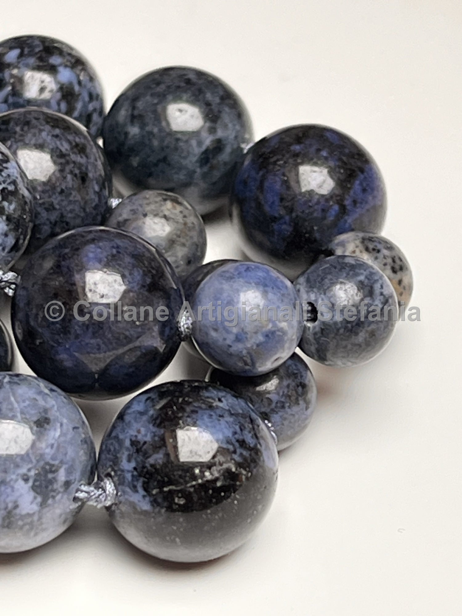 Collana con pietre dure di Diaspro blu di alta qualità