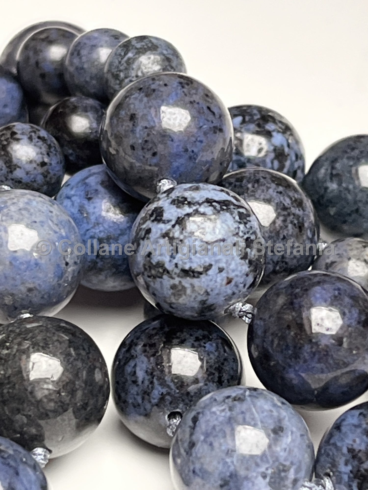 Collana con pietre dure di Diaspro blu di alta qualità