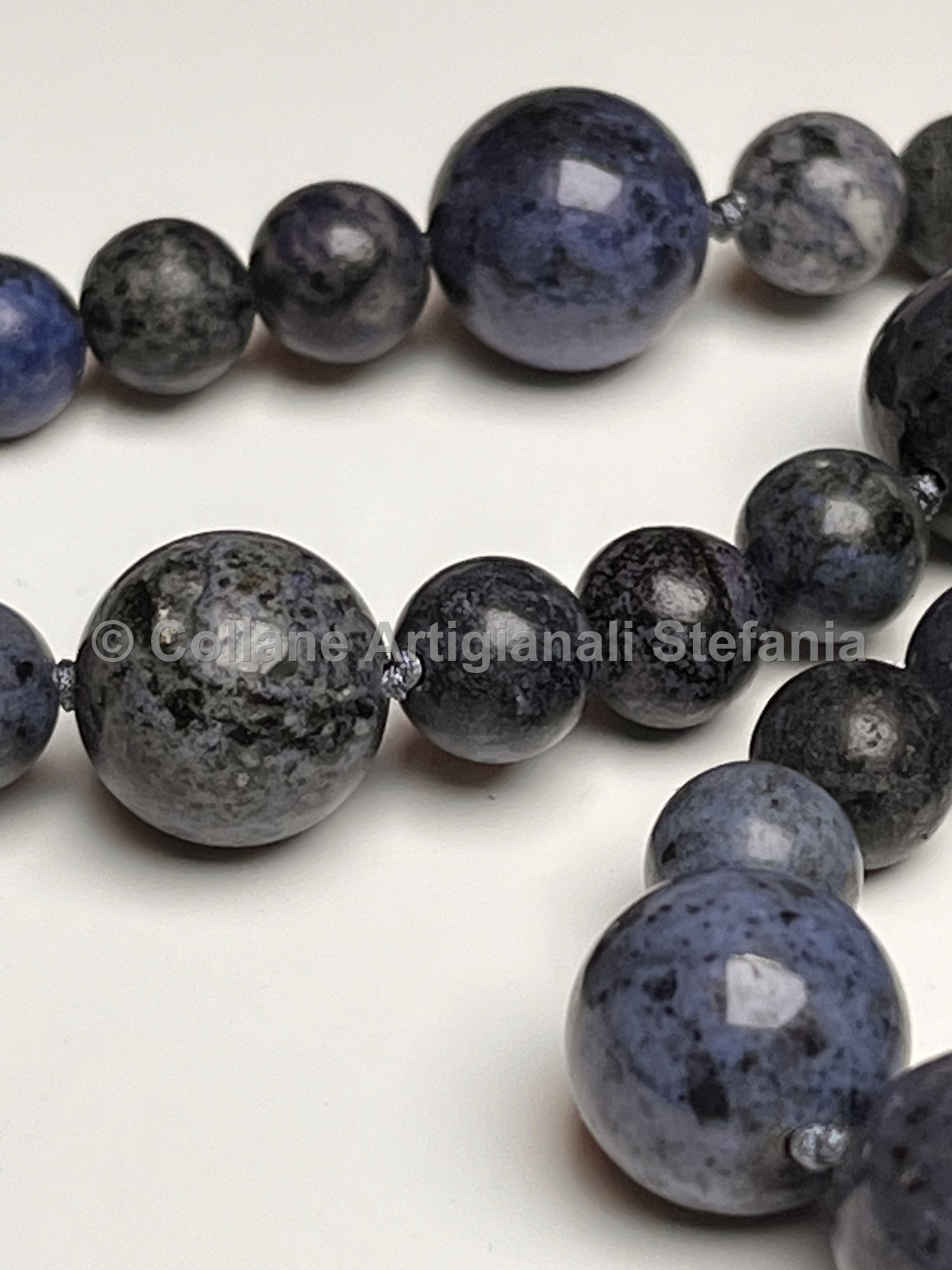 Collana con pietre dure di Diaspro blu di alta qualità