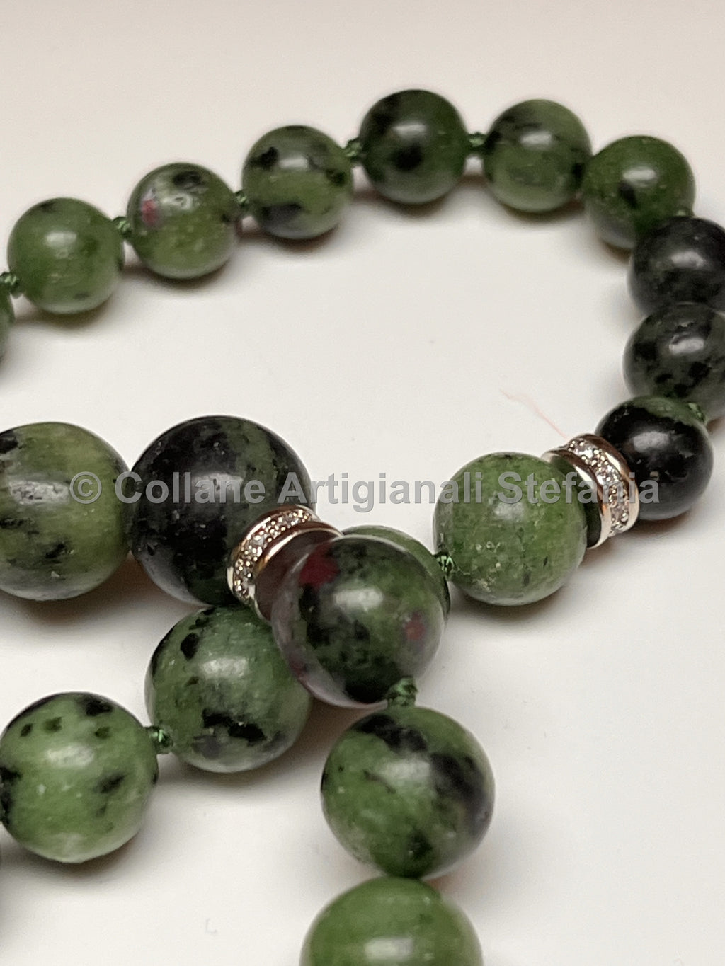 Collana con pietre dure di Anyolite (Ruby Zoisite)