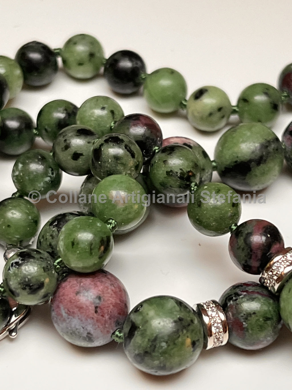 Collana con pietre dure di Anyolite (Ruby Zoisite)
