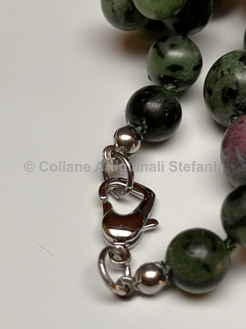 Collana con pietre dure di Anyolite (Ruby Zoisite)