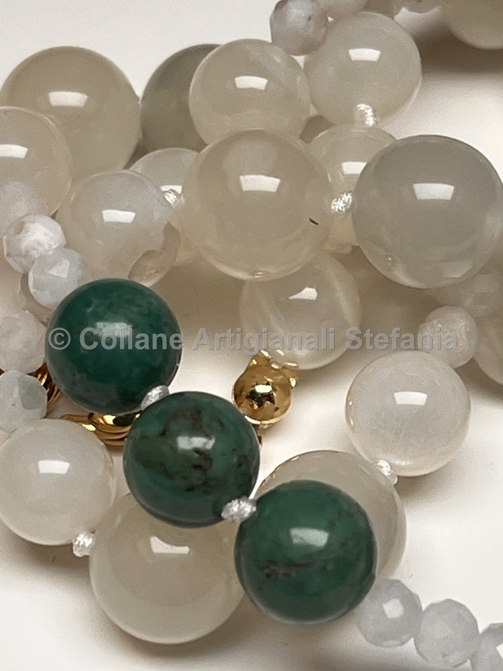 Collana con pietre dure di Pietra di Luna e Turchese naturale.