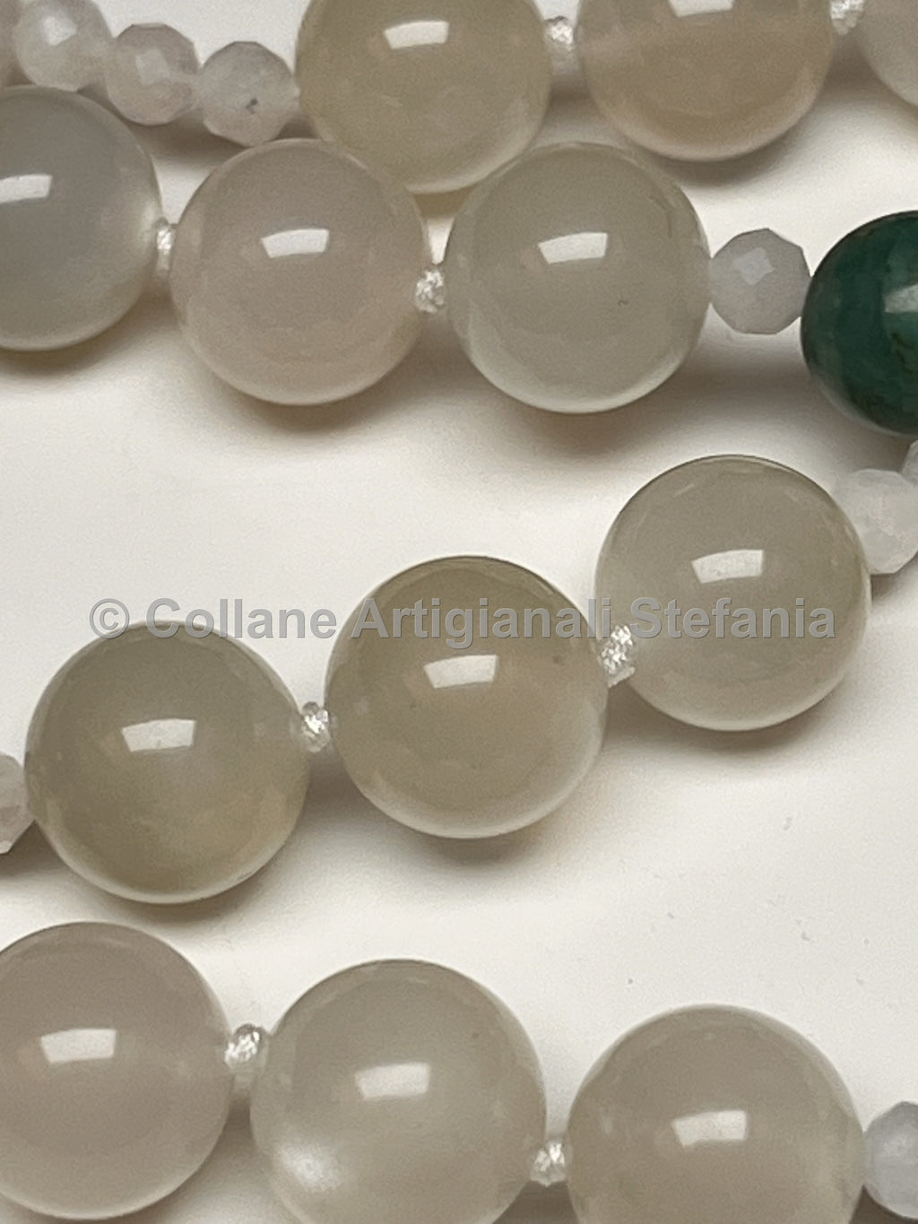 Collana con pietre dure di Pietra di Luna e Turchese naturale.