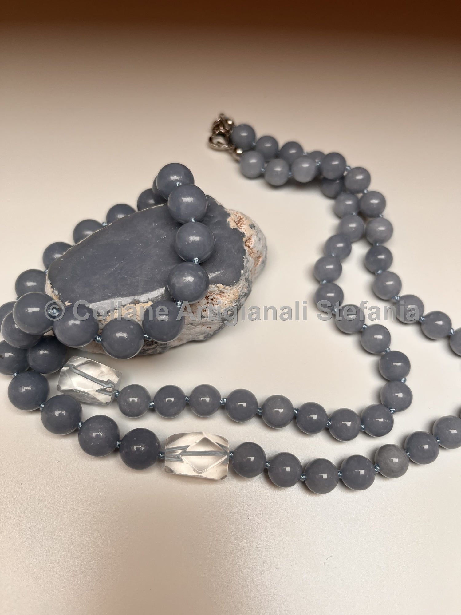 Collana con pietre dure di alta qualità di Angelite