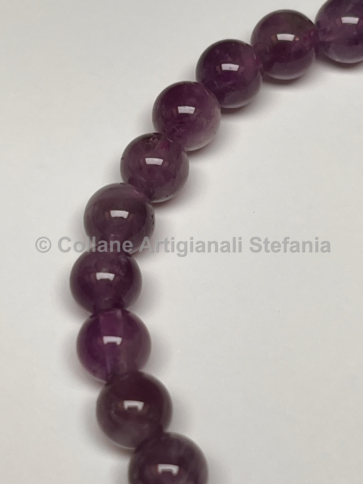 Braccialetti elastici con pietre dure naturali.
