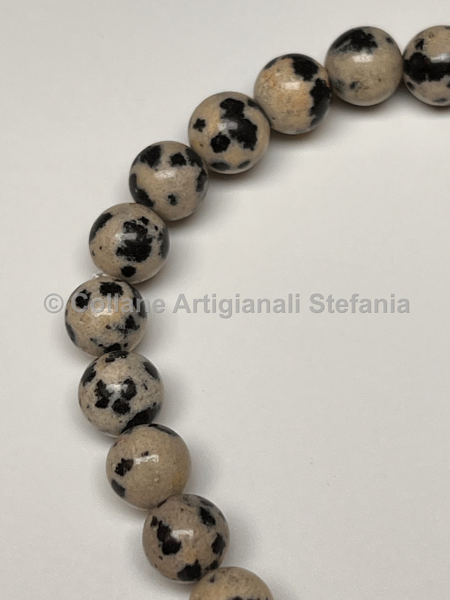 Braccialetti elastici con pietre dure naturali.
