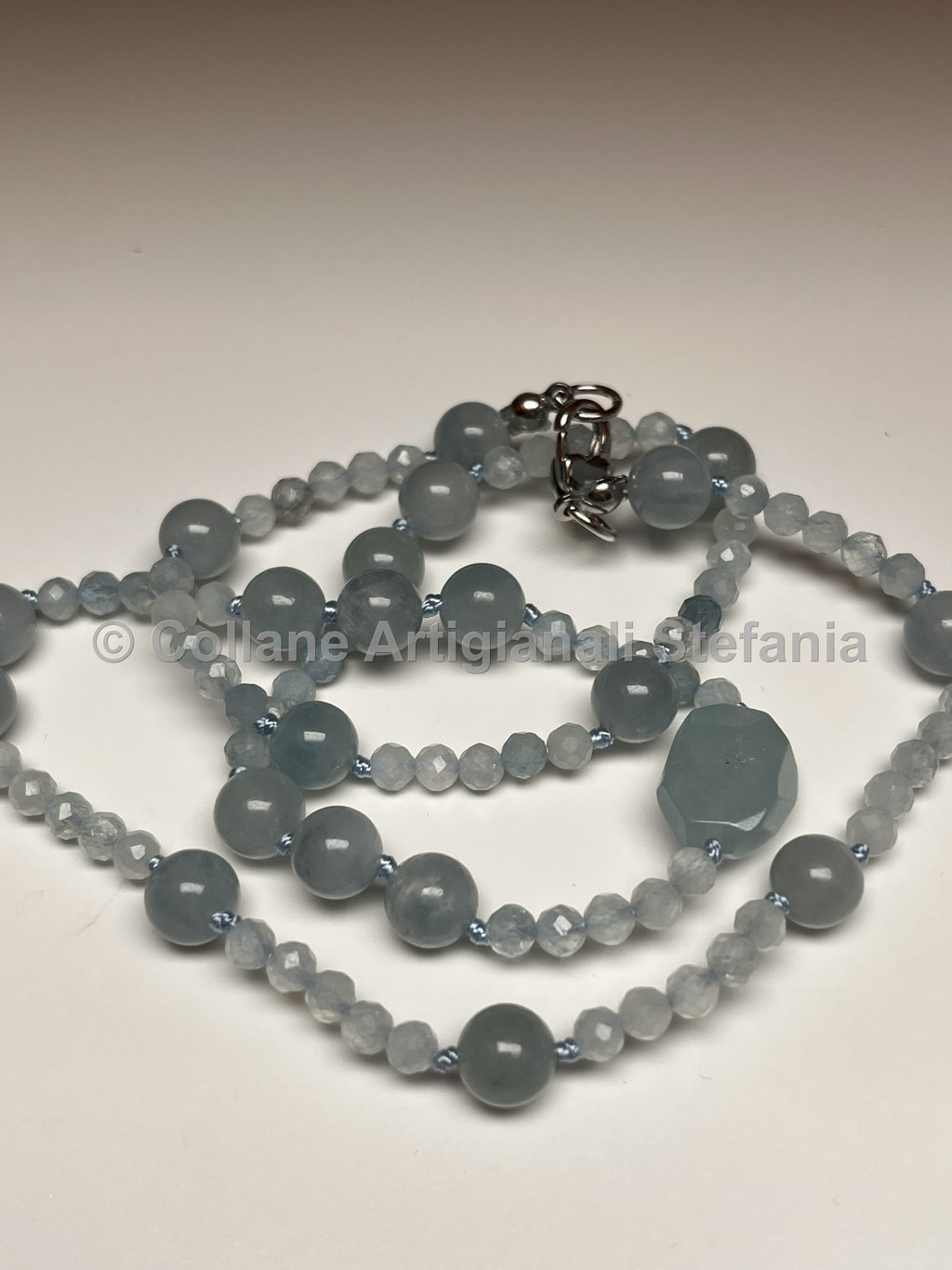 Collana con pietre dure di eccellente qualità di Acquamarina.