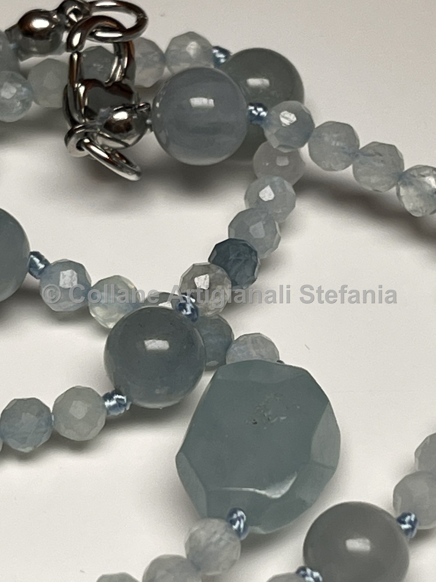 Collana con pietre dure di eccellente qualità di Acquamarina.