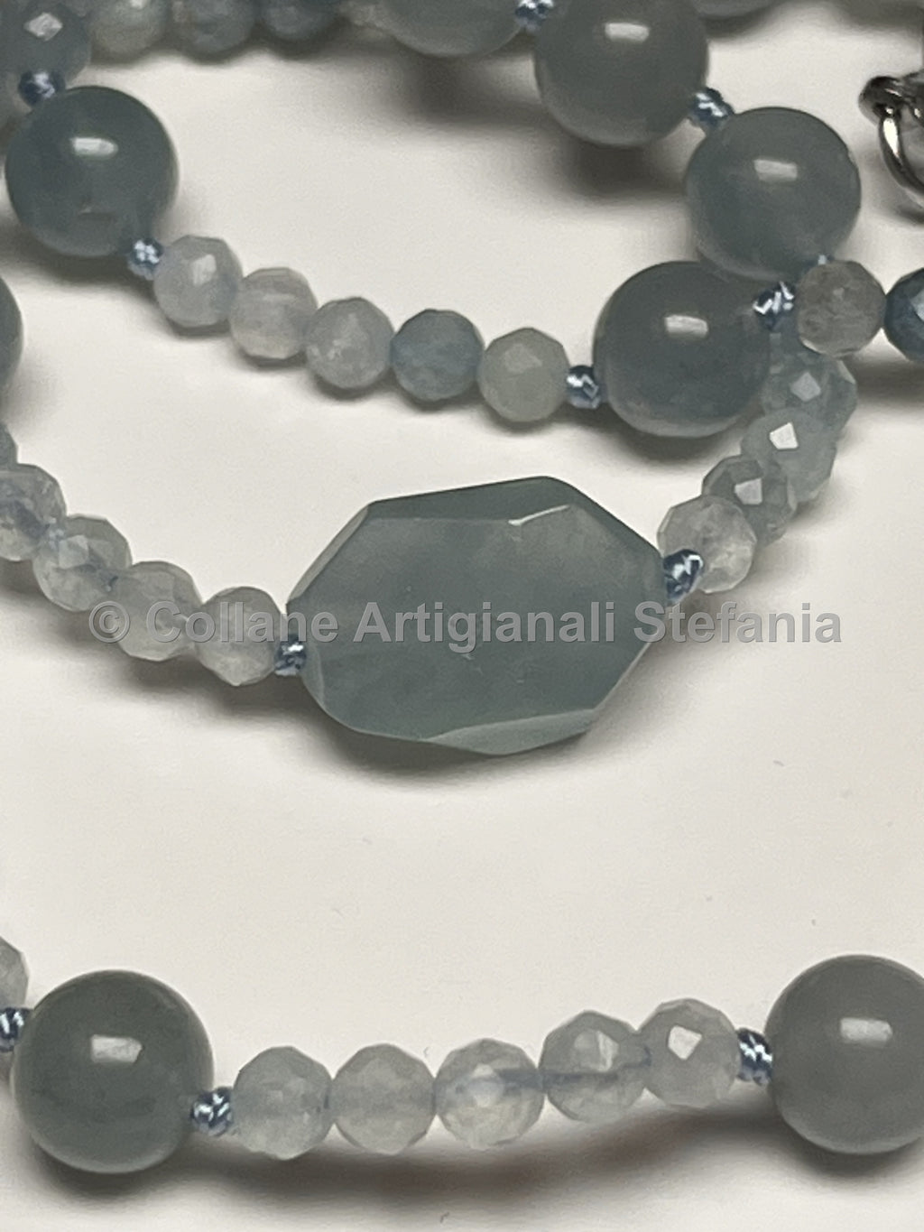 Collana con pietre dure di eccellente qualità di Acquamarina.