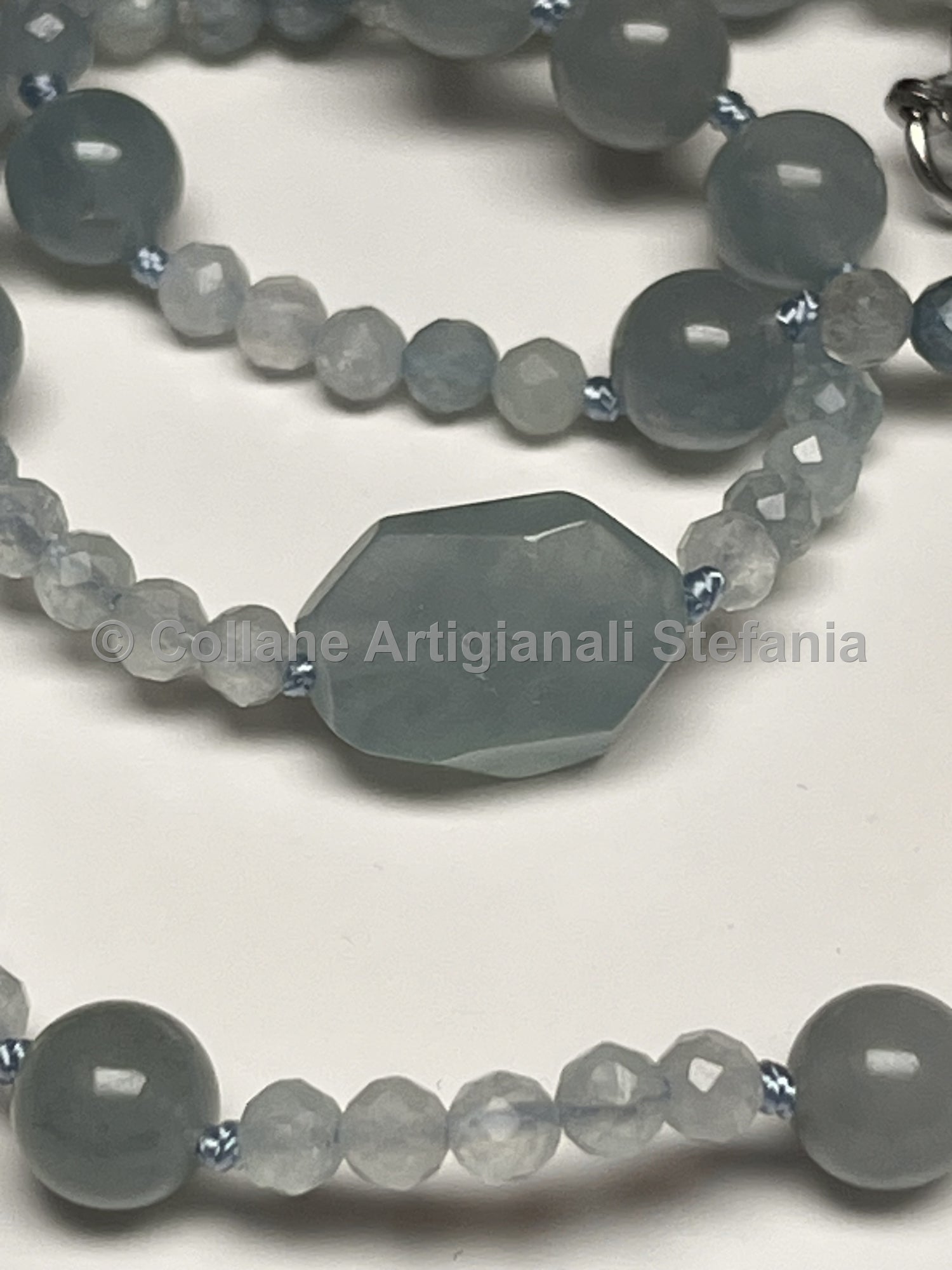 Collana con pietre dure di eccellente qualità di Acquamarina.