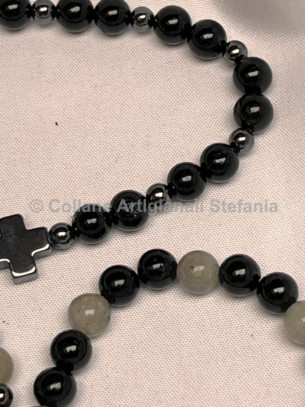 Braccialetto elastico con pietre dure
