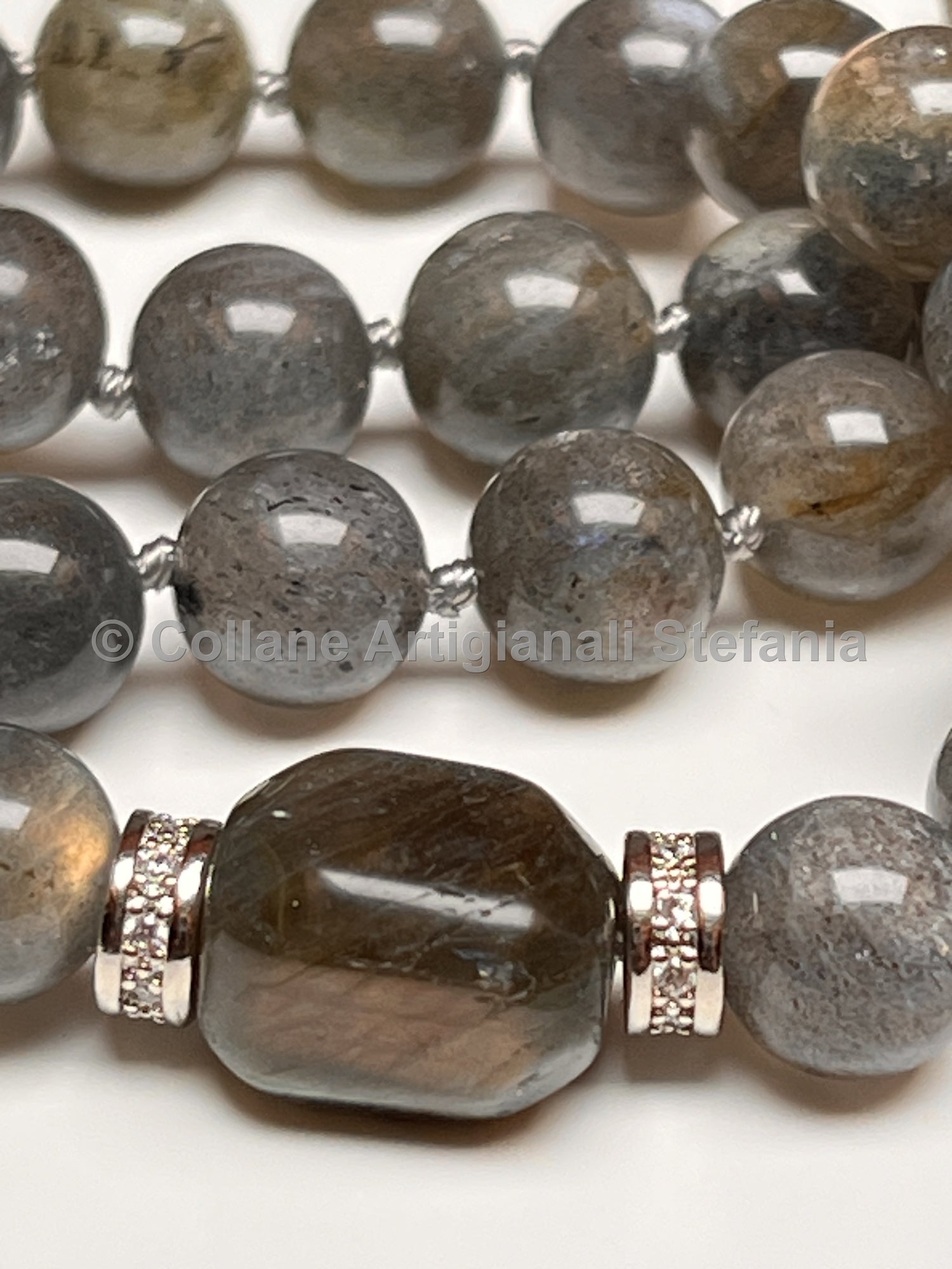 Collana con pietre dure di Pietra di Luna grigia