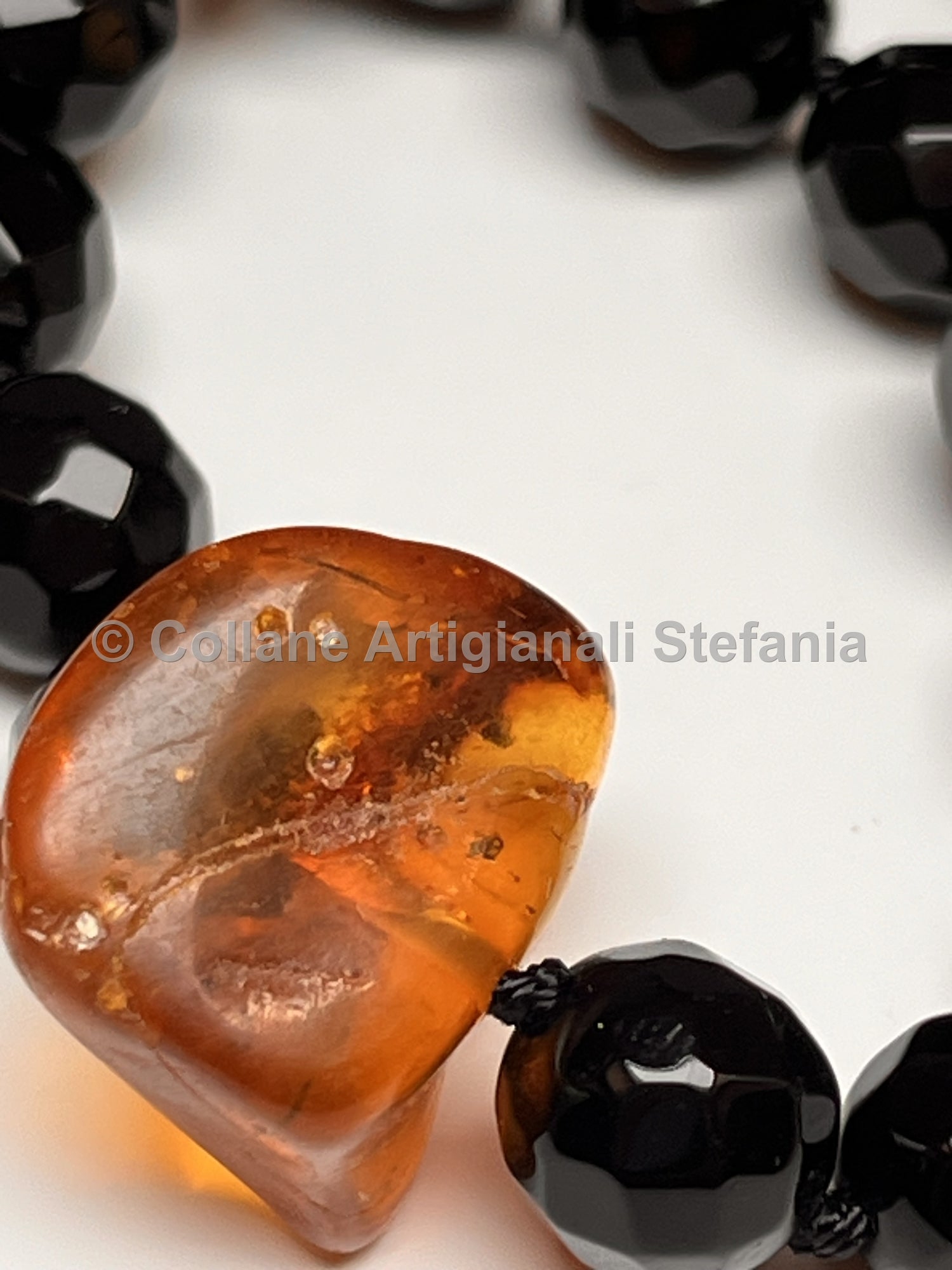 Collana con pietre dure di Onice e Ambra