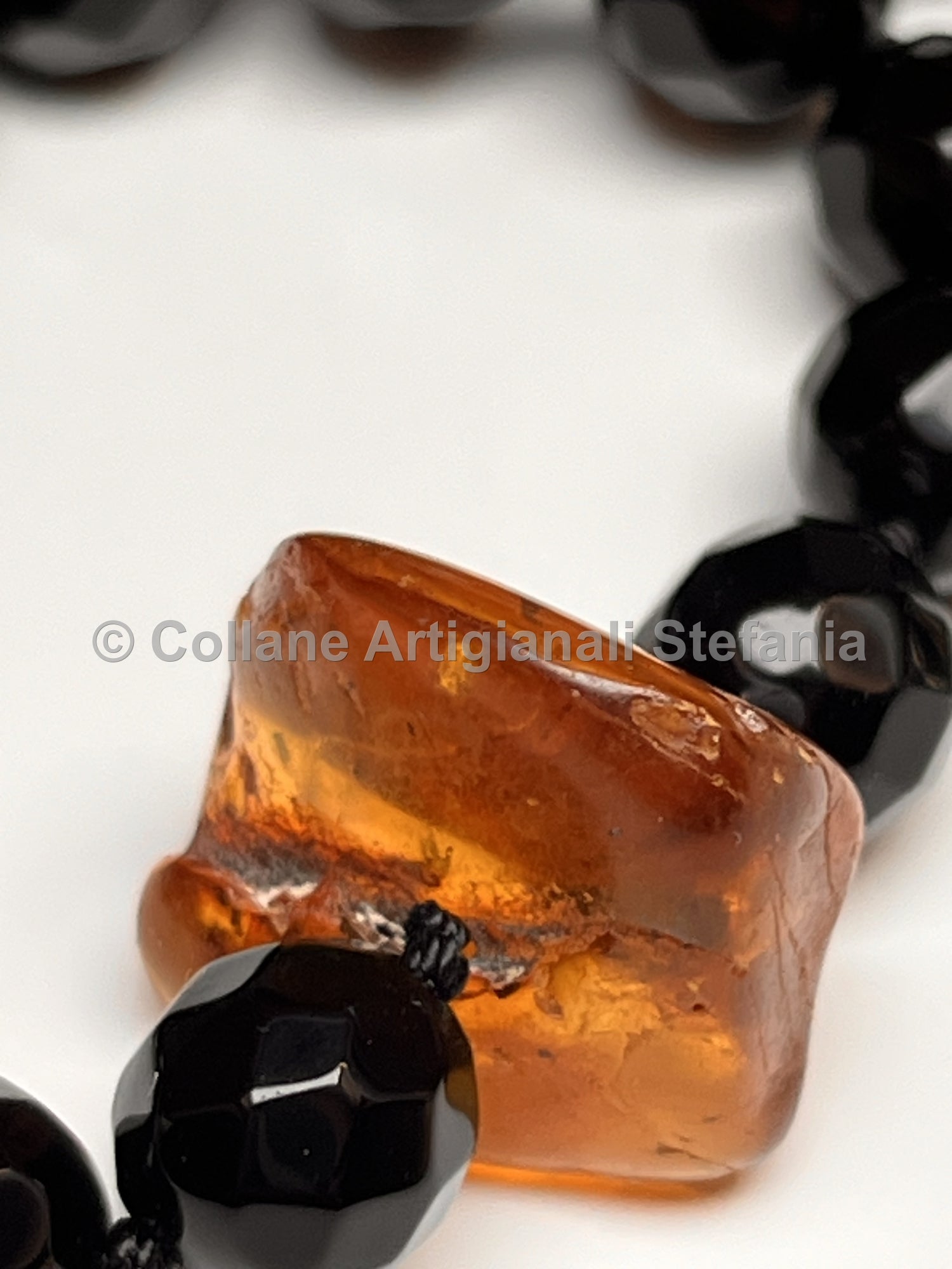 Collana con pietre dure di Onice e Ambra