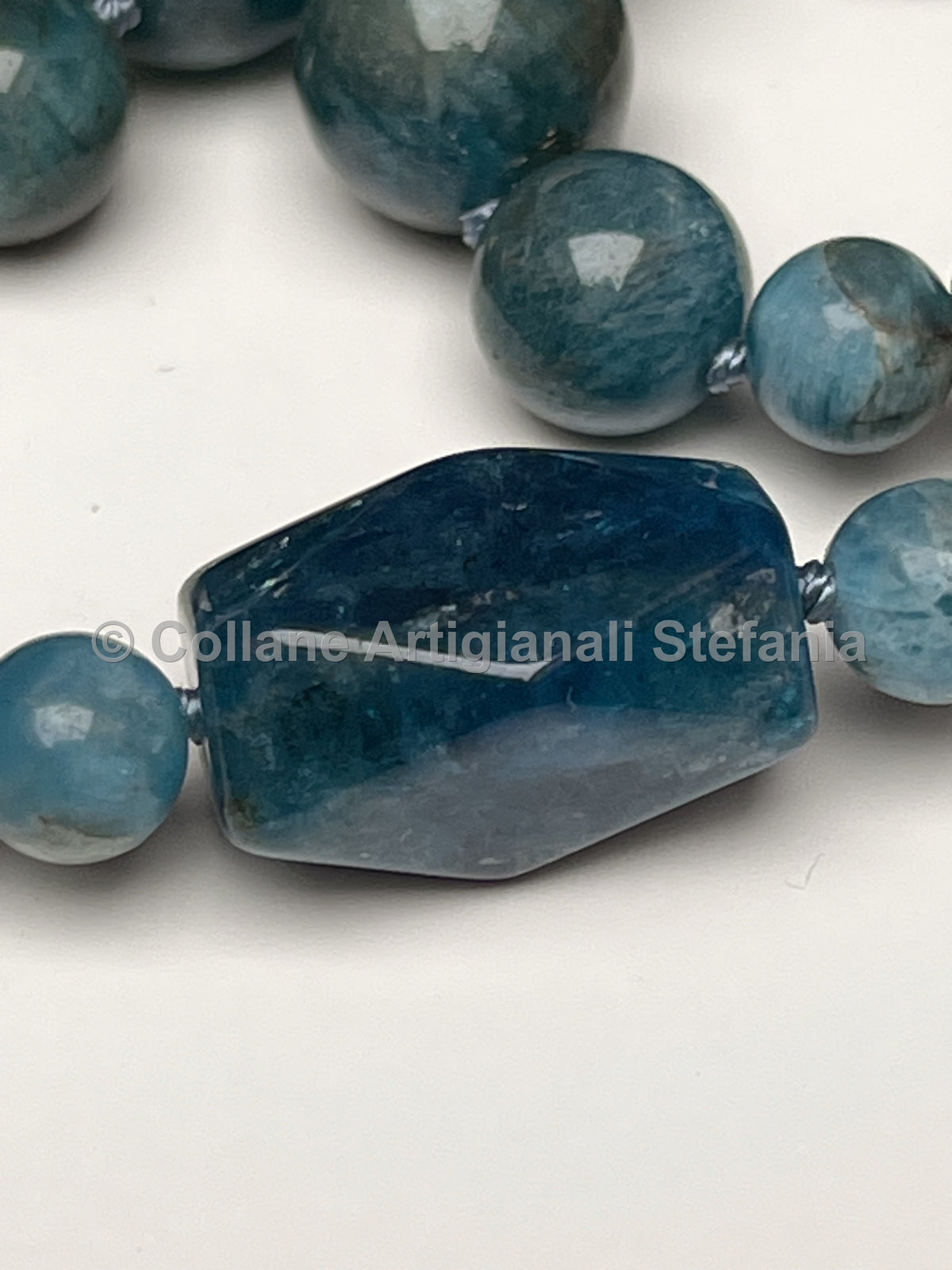 Collana con pietre dure di Apatite di alta qualità