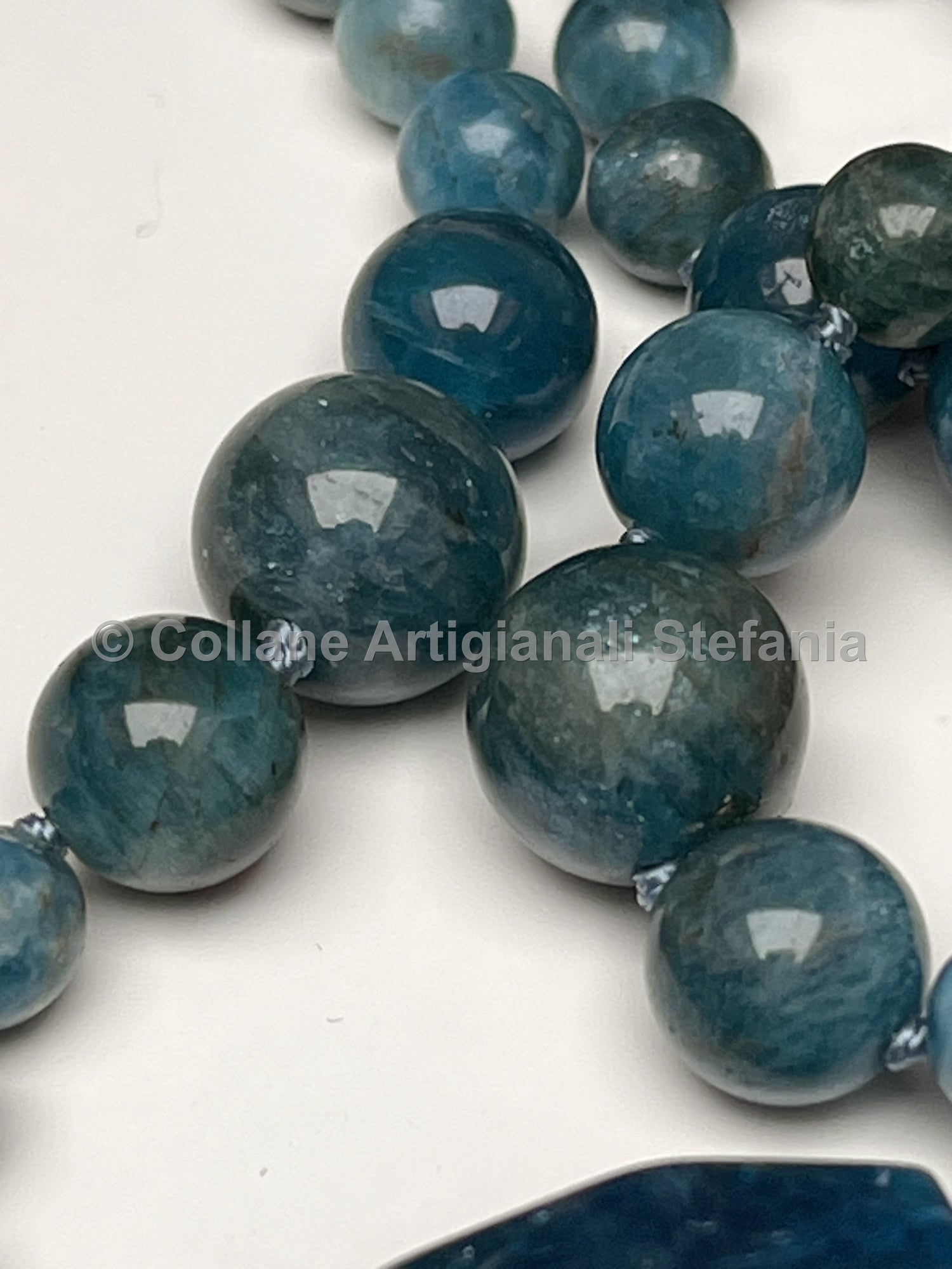 Collana con pietre dure di Apatite di alta qualità