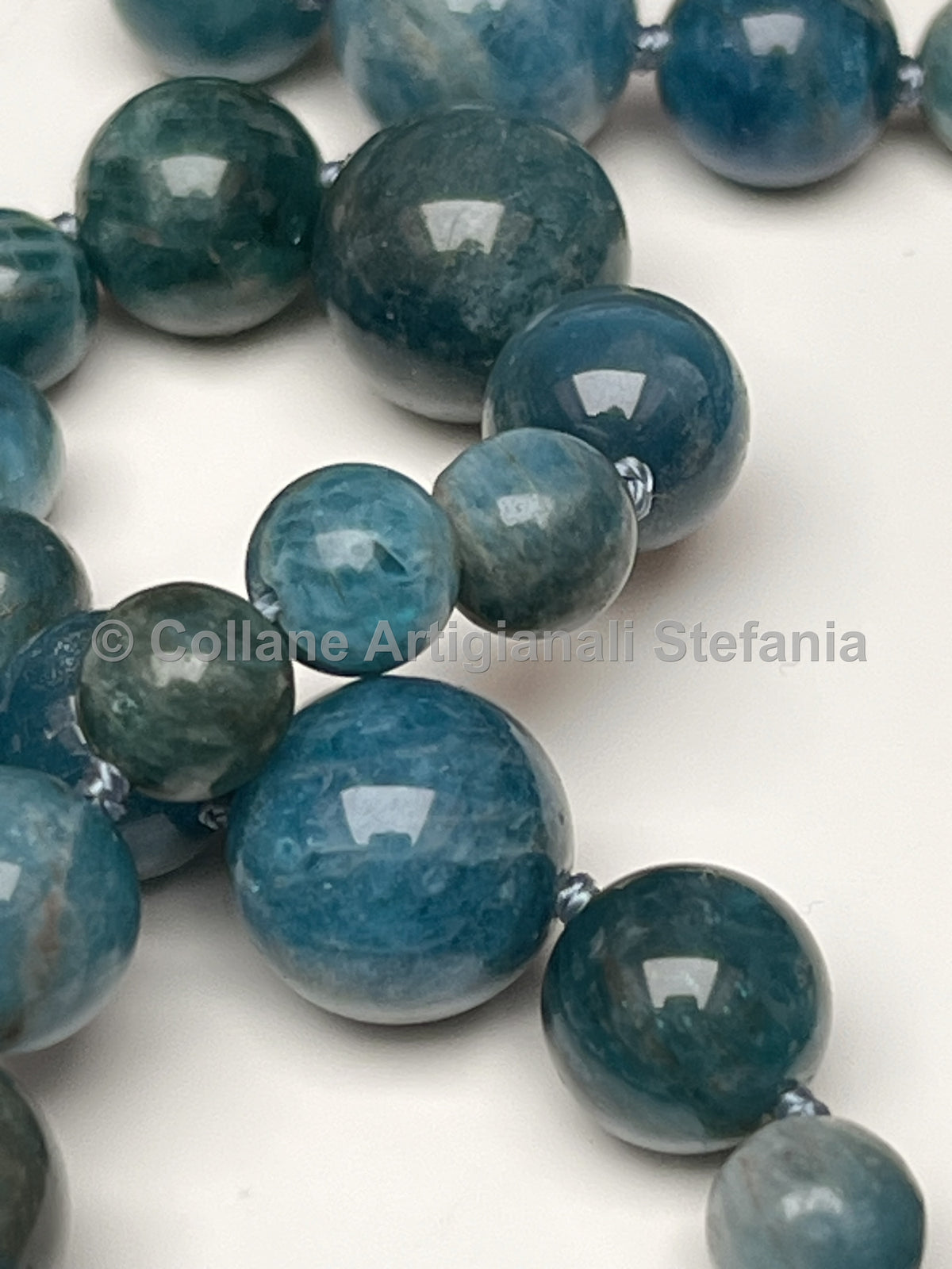 Collana con pietre dure di Apatite di alta qualità