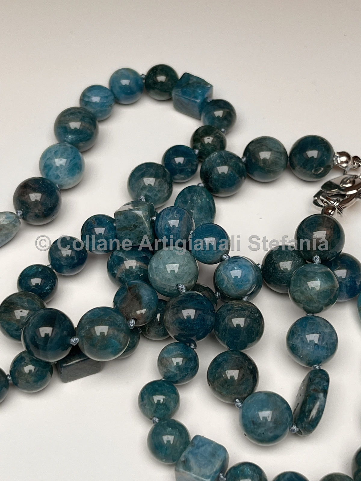 Collana con pietre dure di alta qualità di Apatite