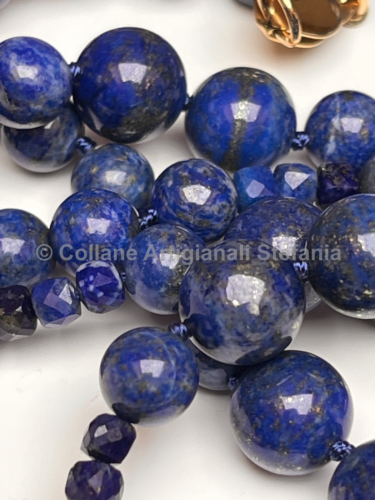 Collana con pietre dure di alta qualità di Lapislazzuli.