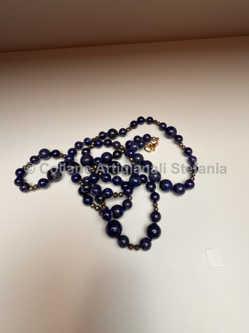 Collana con pietre dure di alta qualità di Lapislazzuli.