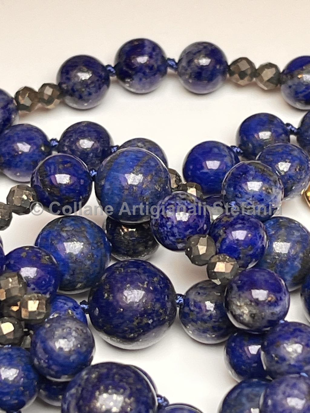 Collana con pietre dure di alta qualità di Lapislazzuli.
