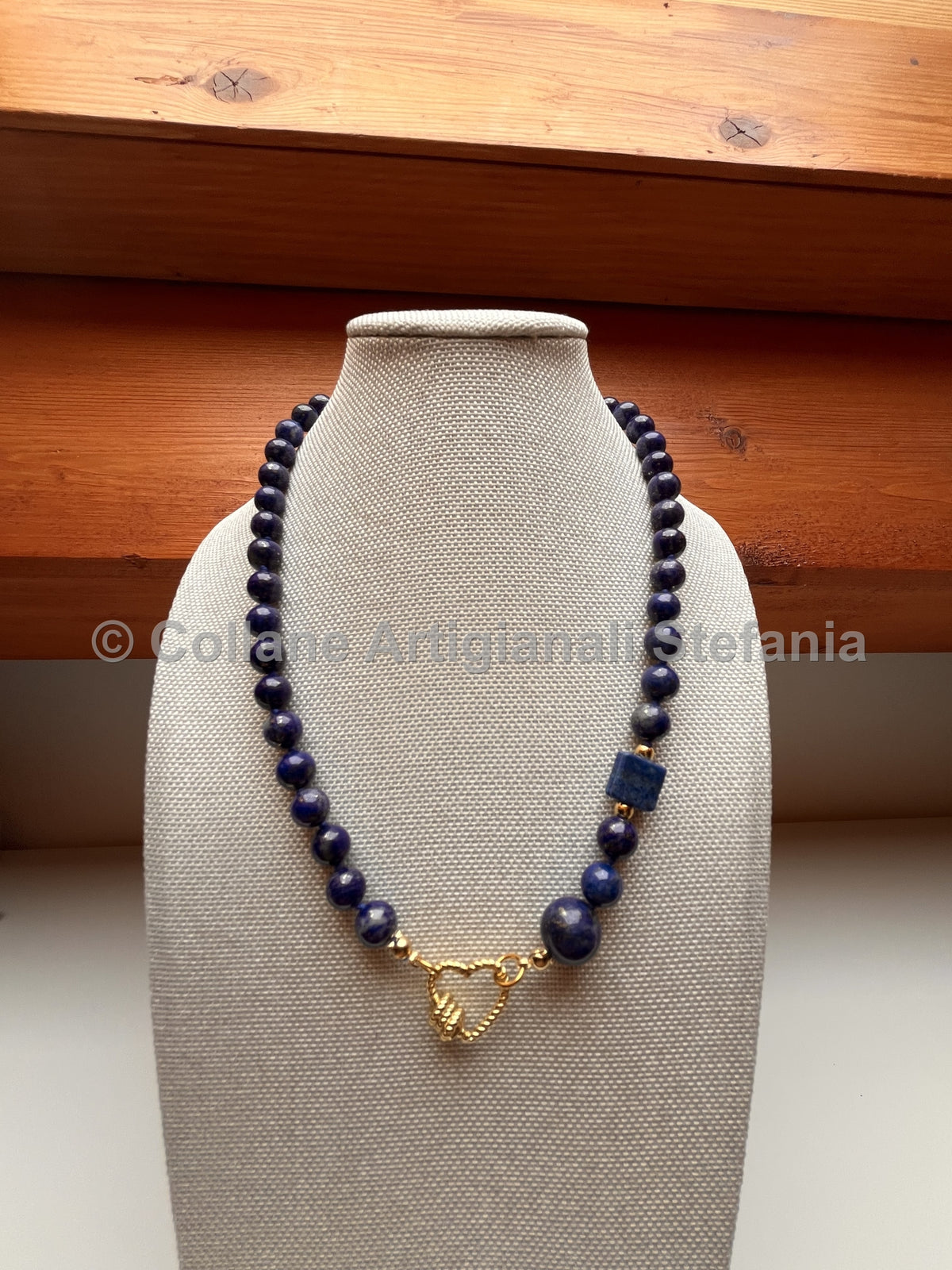 Collana con pietre dure di alta qualità di Lapislazzuli.