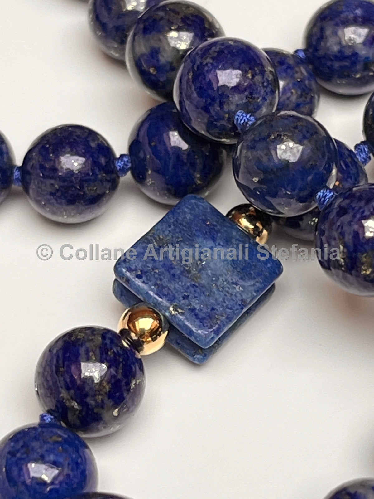 Collana con pietre dure di alta qualità di Lapislazzuli.