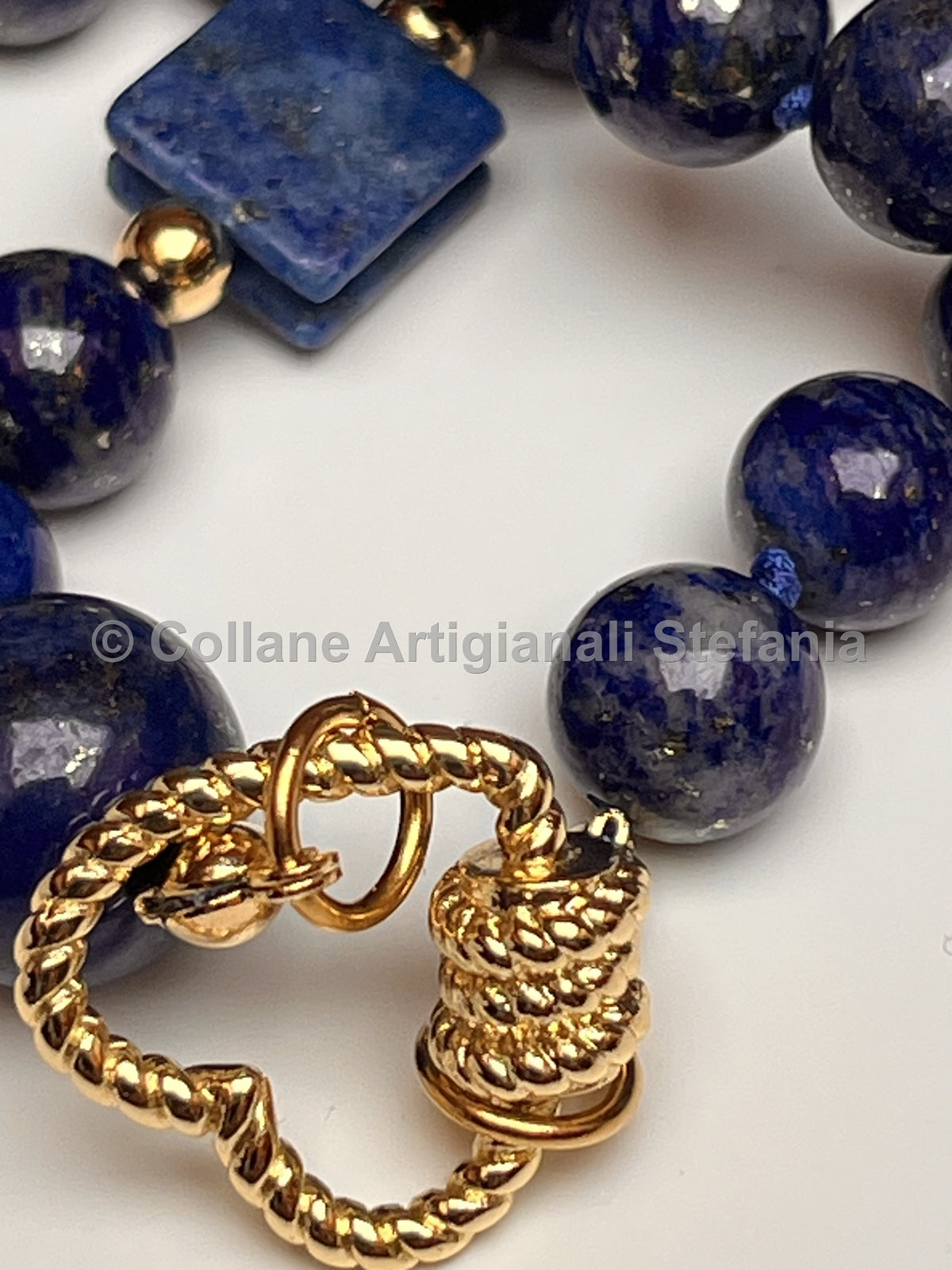 Collana con pietre dure di alta qualità di Lapislazzuli.