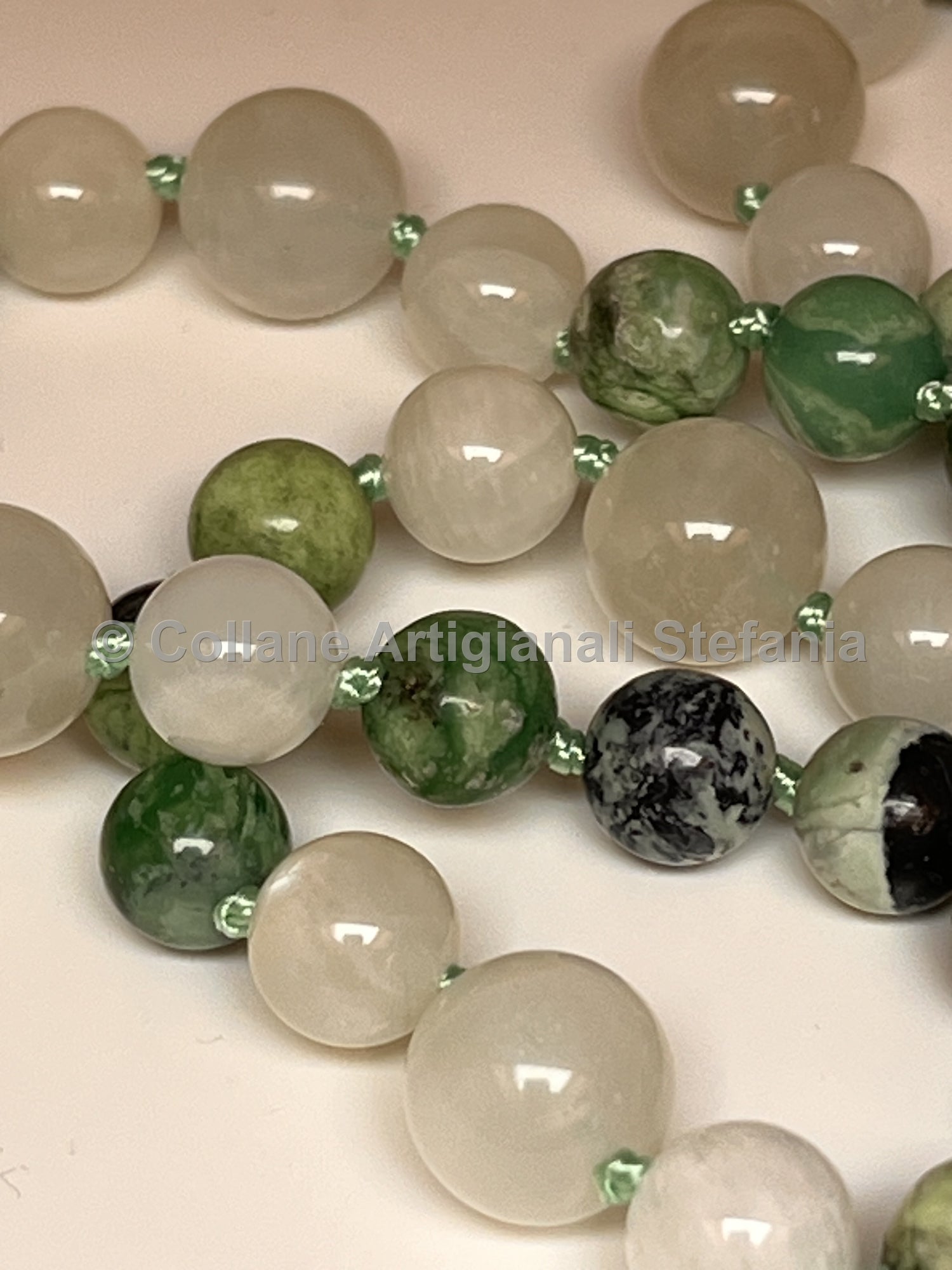 Collana artigianale con Variscite e Pietra di Luna di alta qualità.