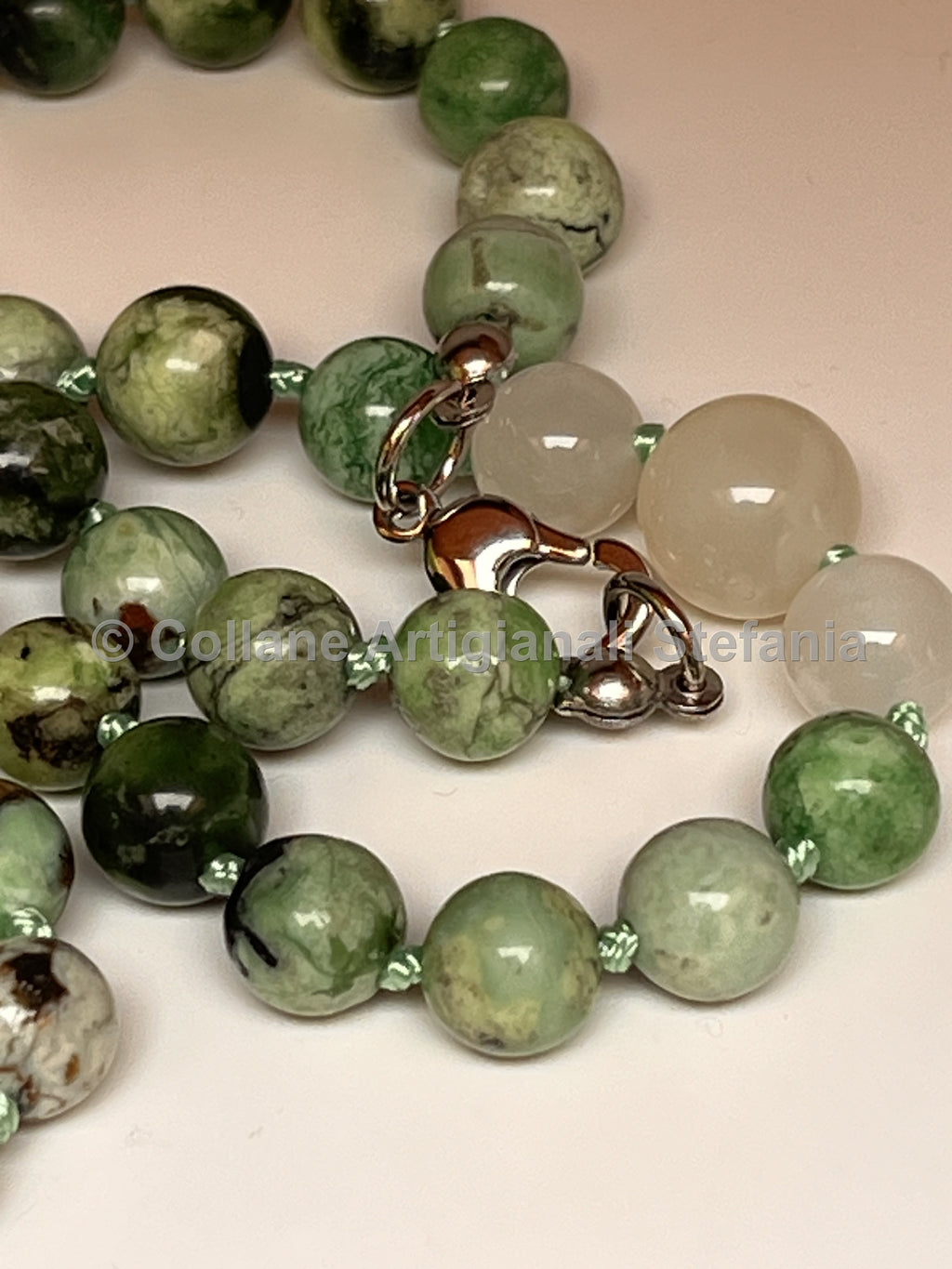 Collana artigianale con Variscite e Pietra di Luna di alta qualità.