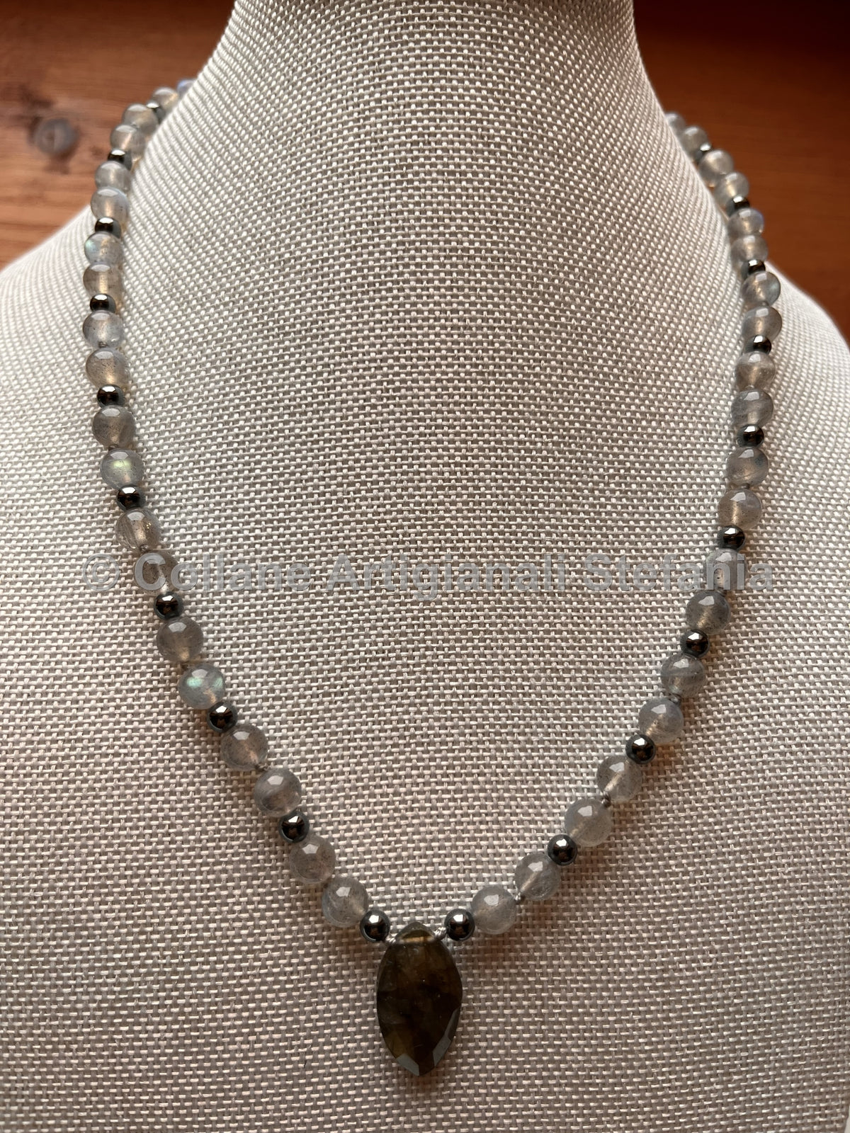 Collana artigianale con Labradorite, Ematite e pendente