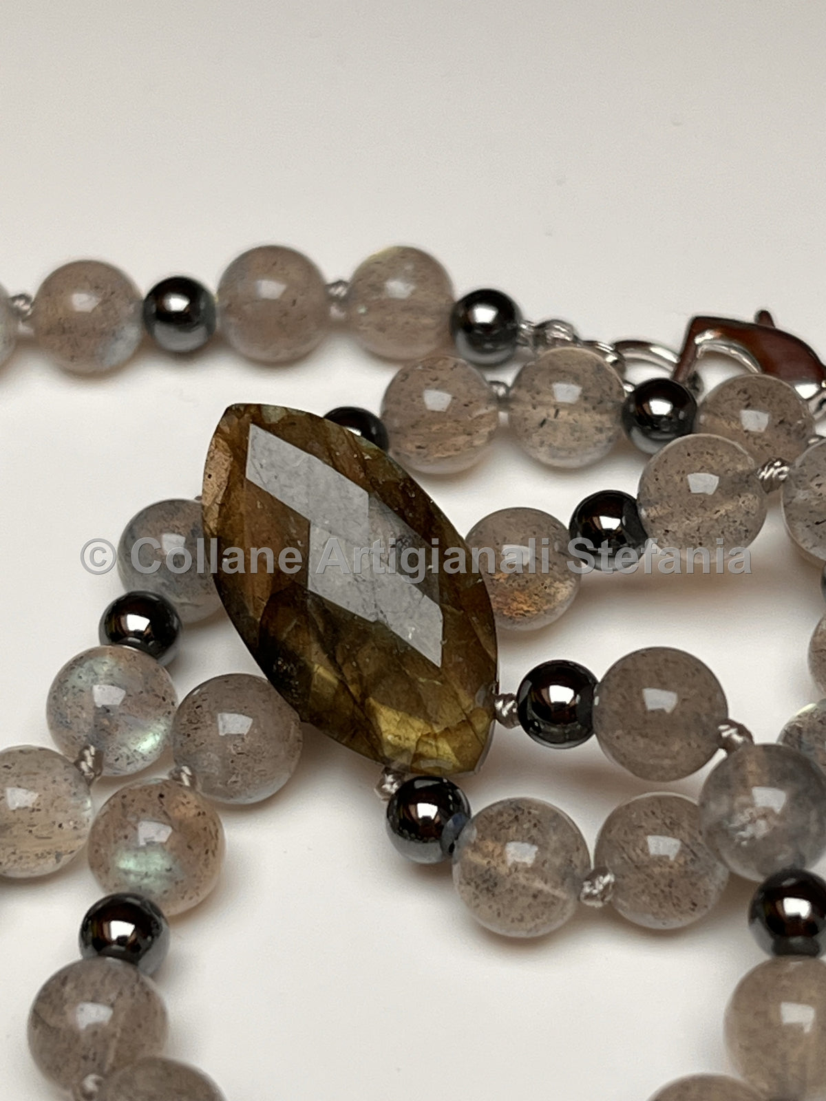 Collana artigianale con Labradorite, Ematite e pendente