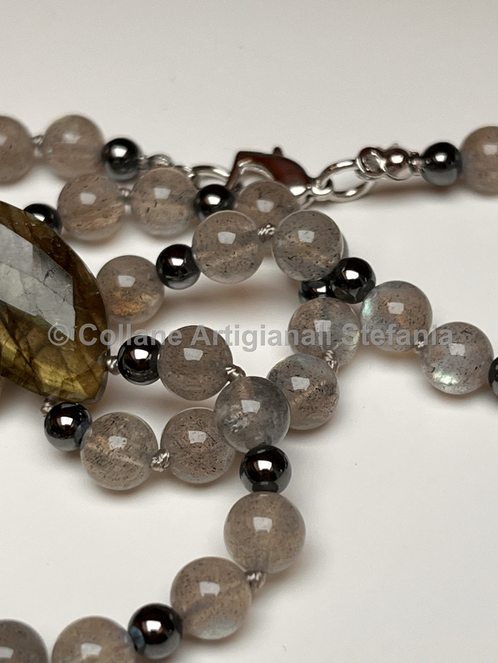 Collana artigianale con Labradorite, Ematite e pendente