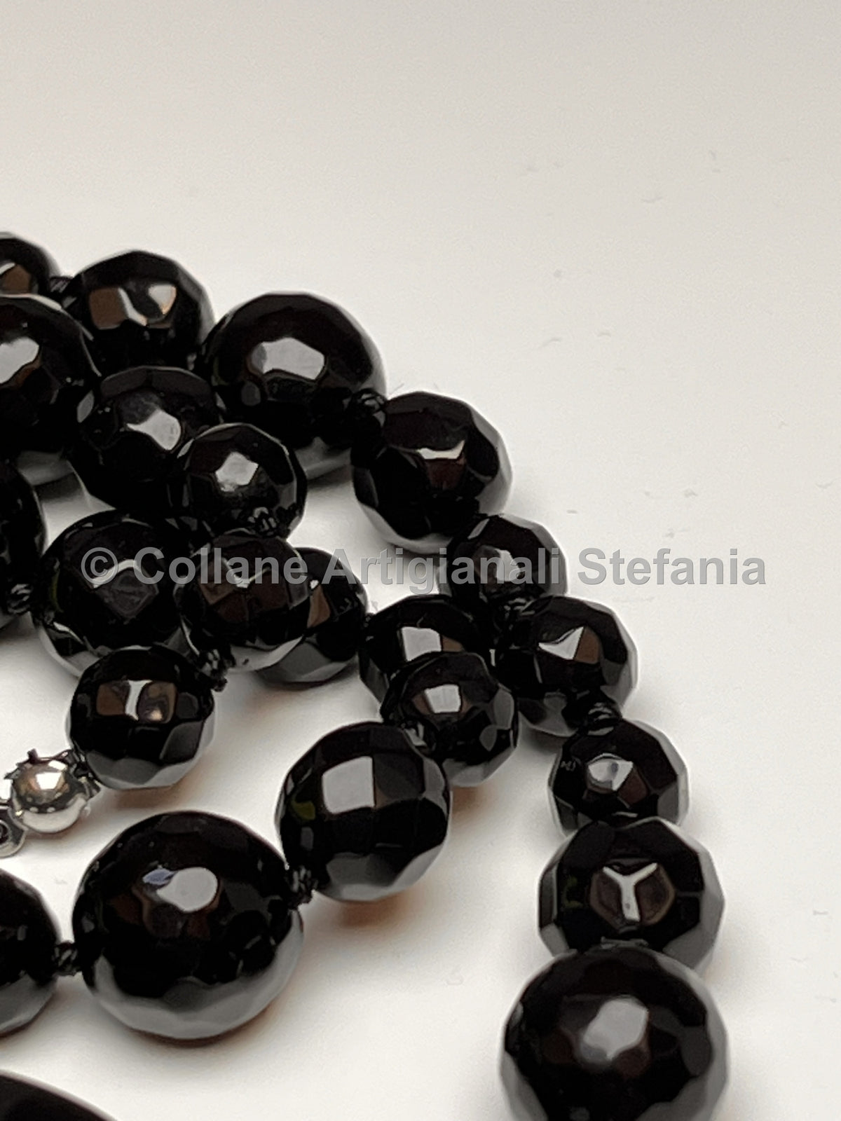 Collana lunga con Onice nero e Calcedonio bianco