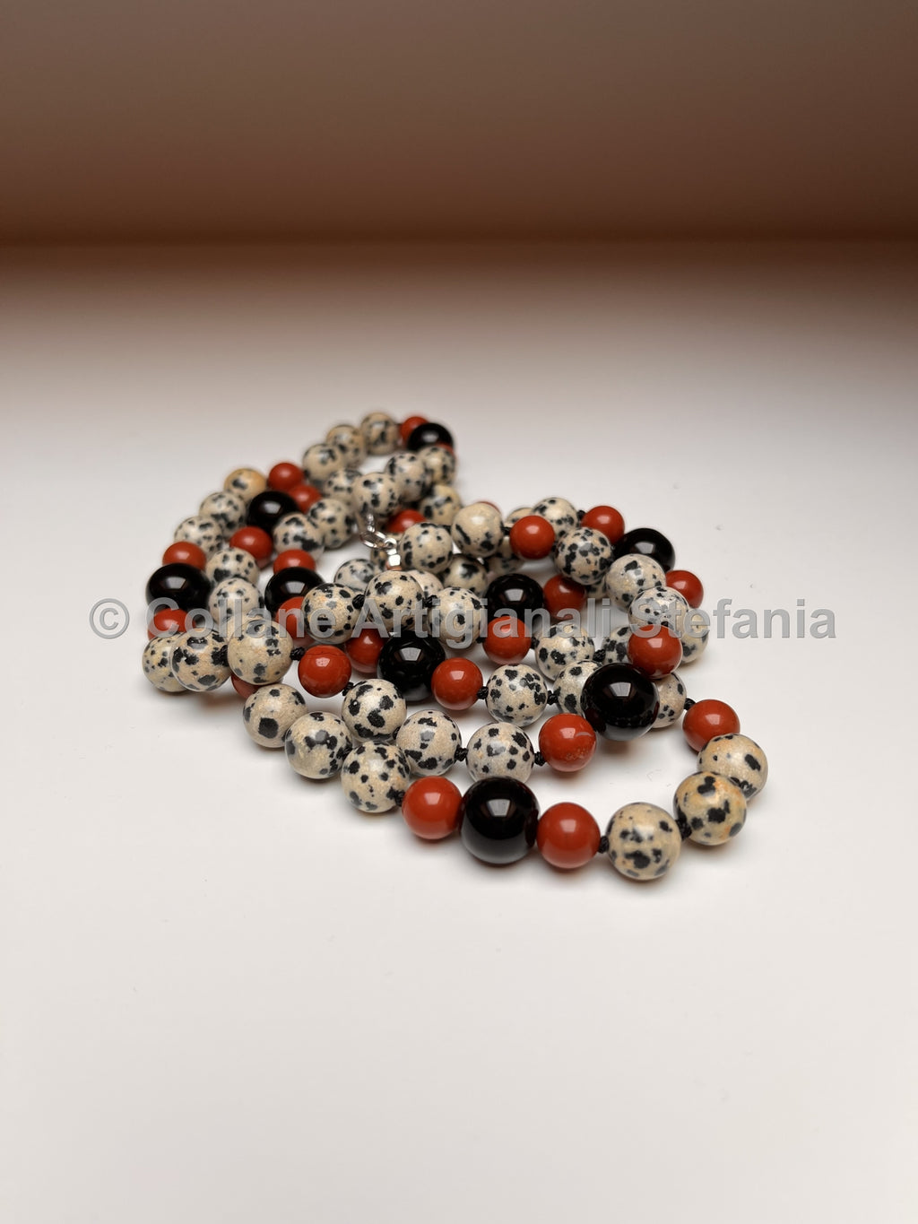 Collana con Diaspro Dalmata, Diaspro rosso e Onice nero