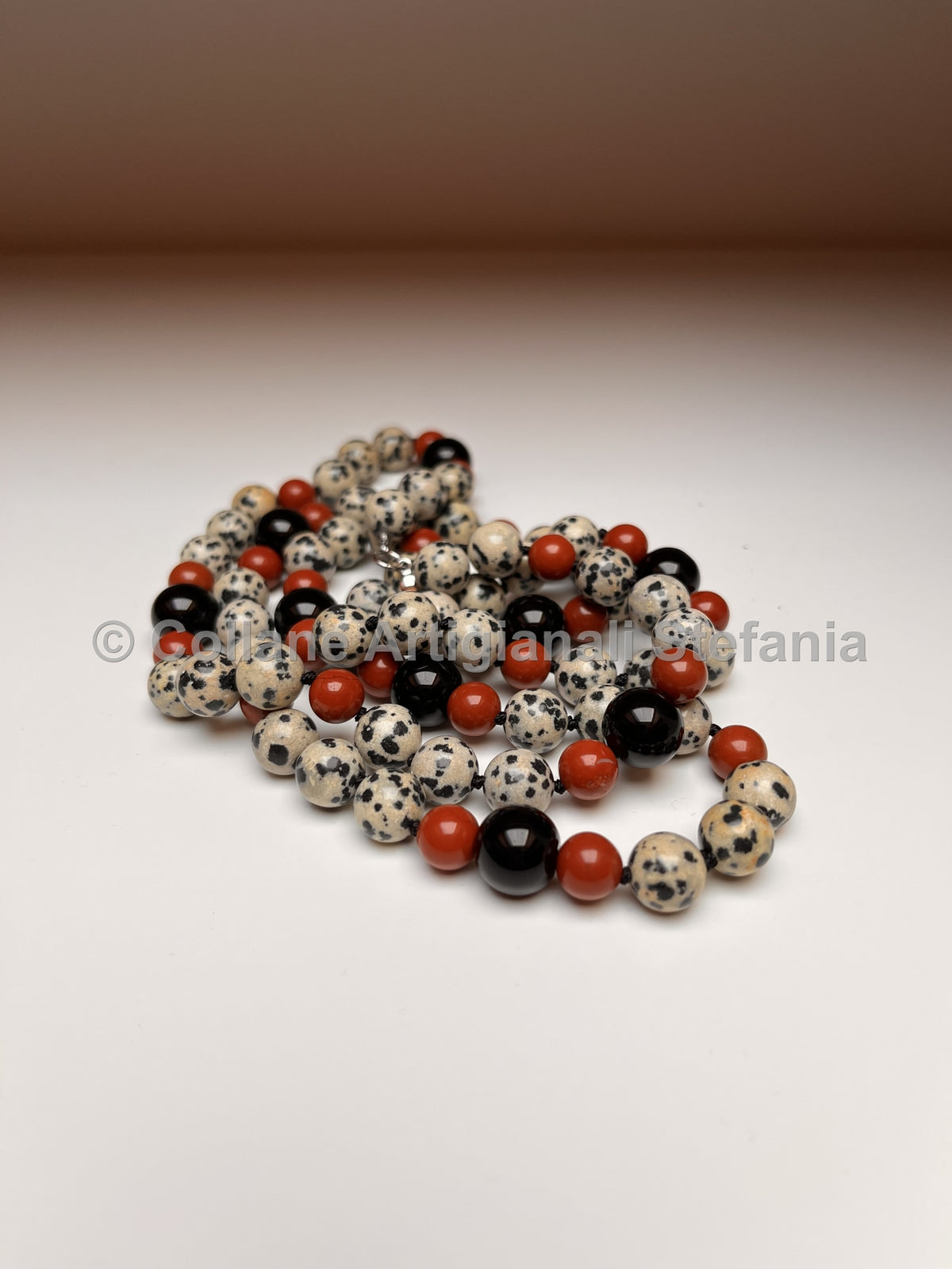 Collana con Diaspro Dalmata, Diaspro rosso e Onice nero